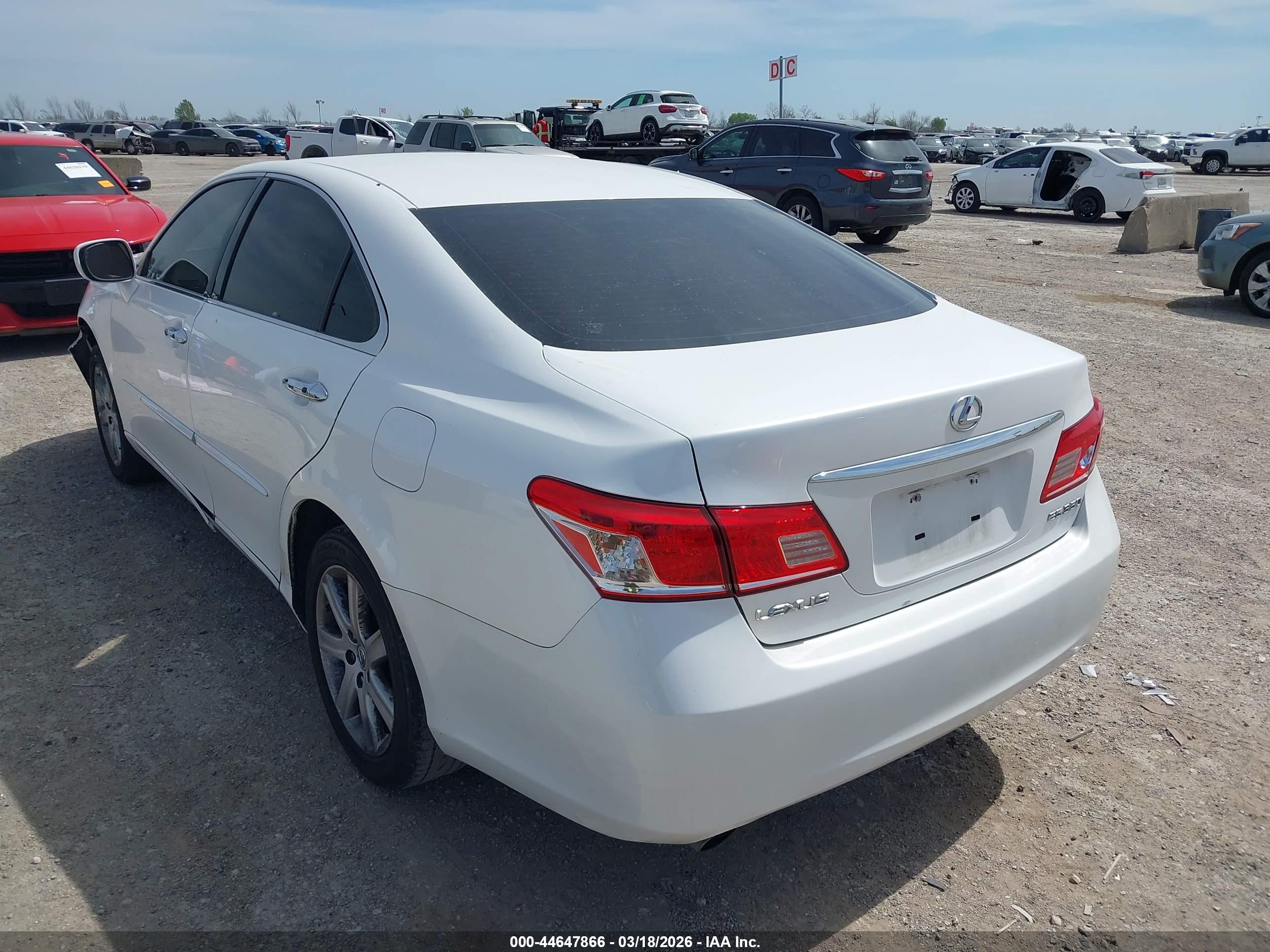 LEXUS ES image 3