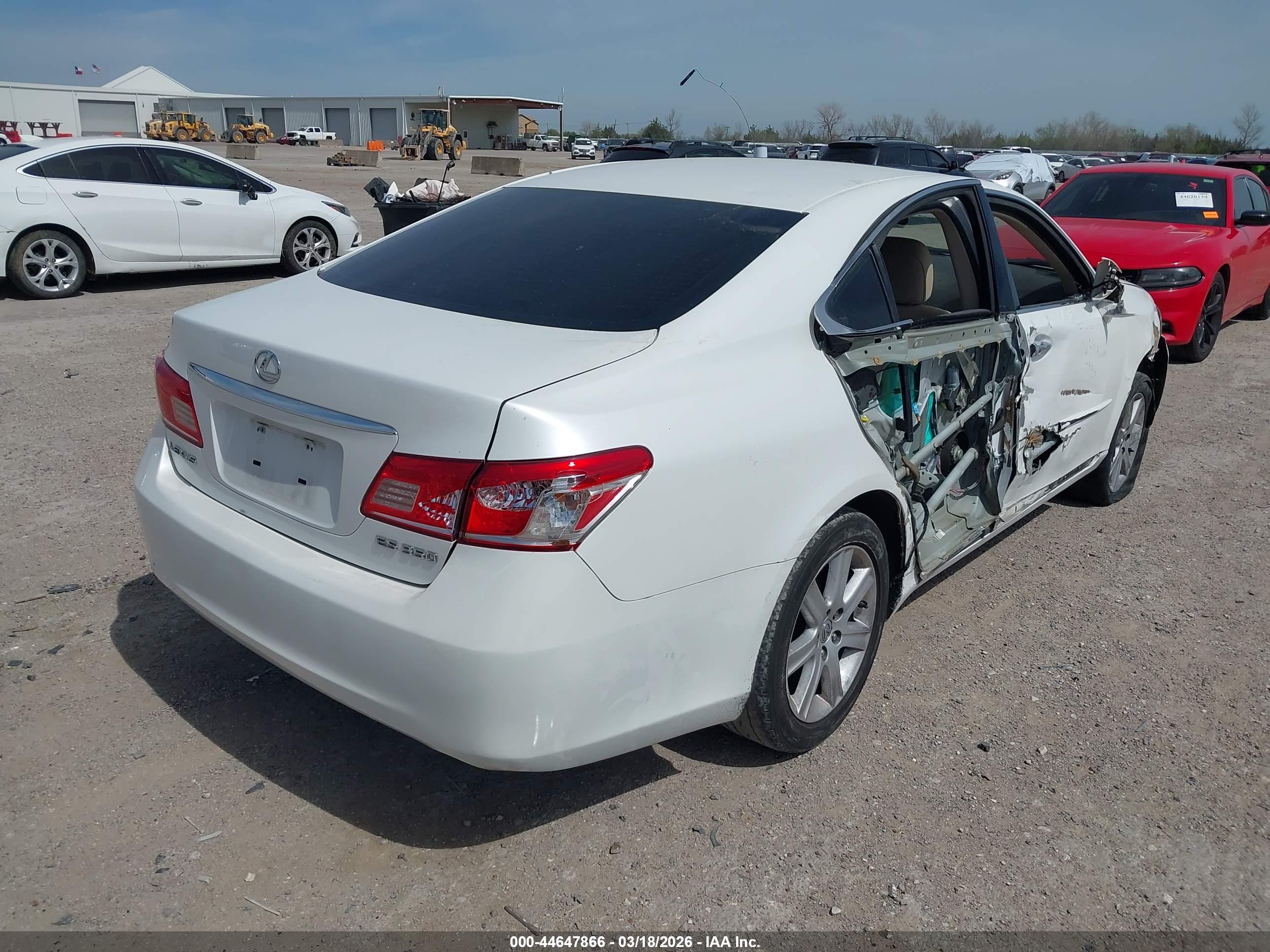 LEXUS ES image 4