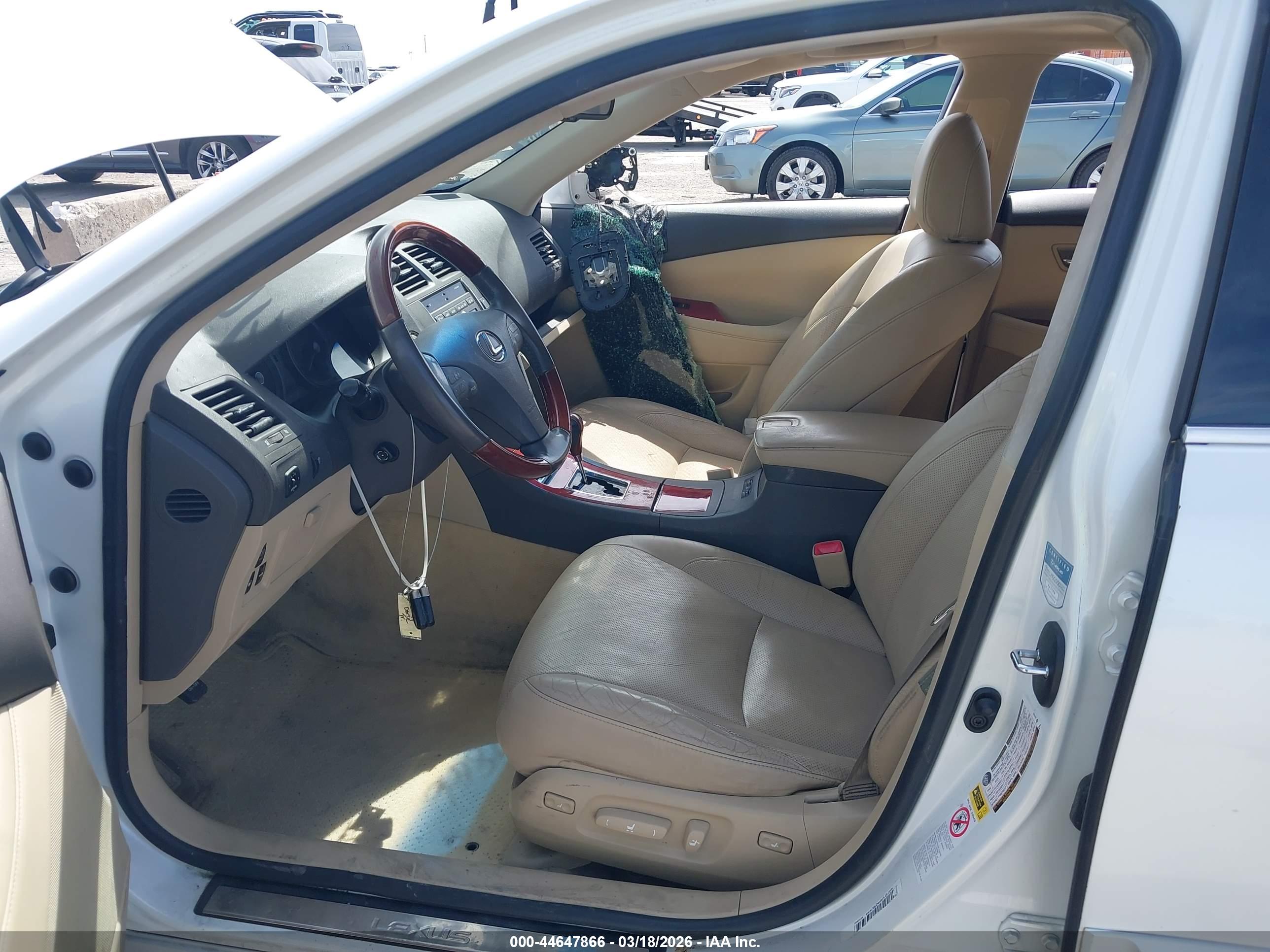 LEXUS ES image 5