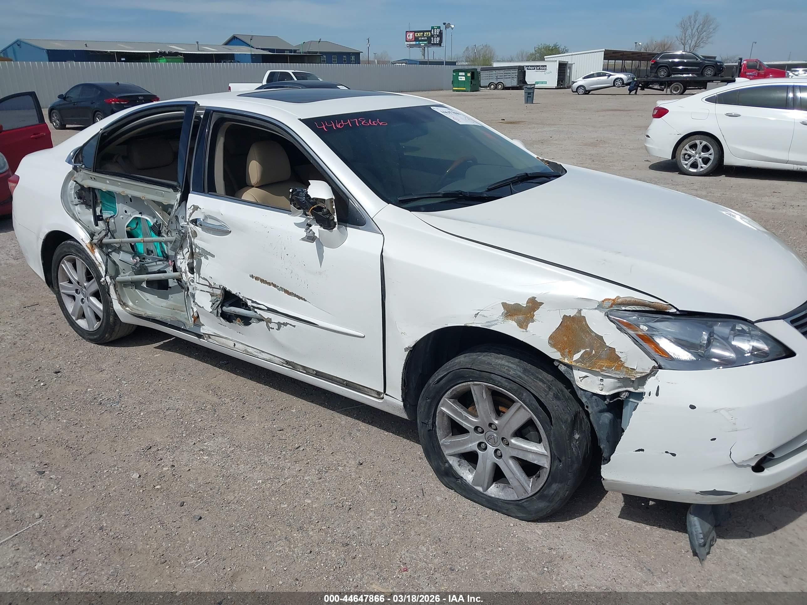 LEXUS ES image 6