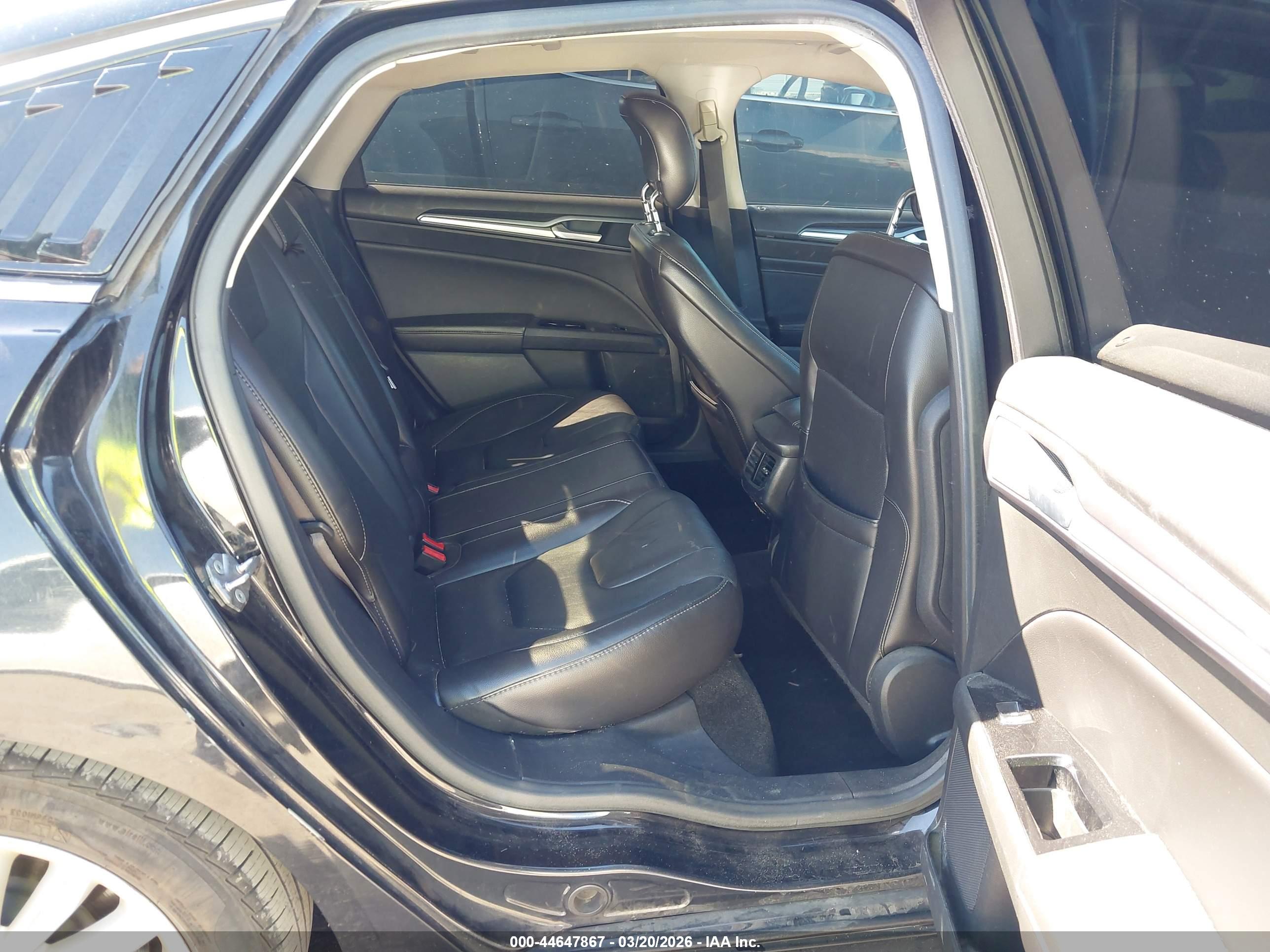 FORD FUSION image 8