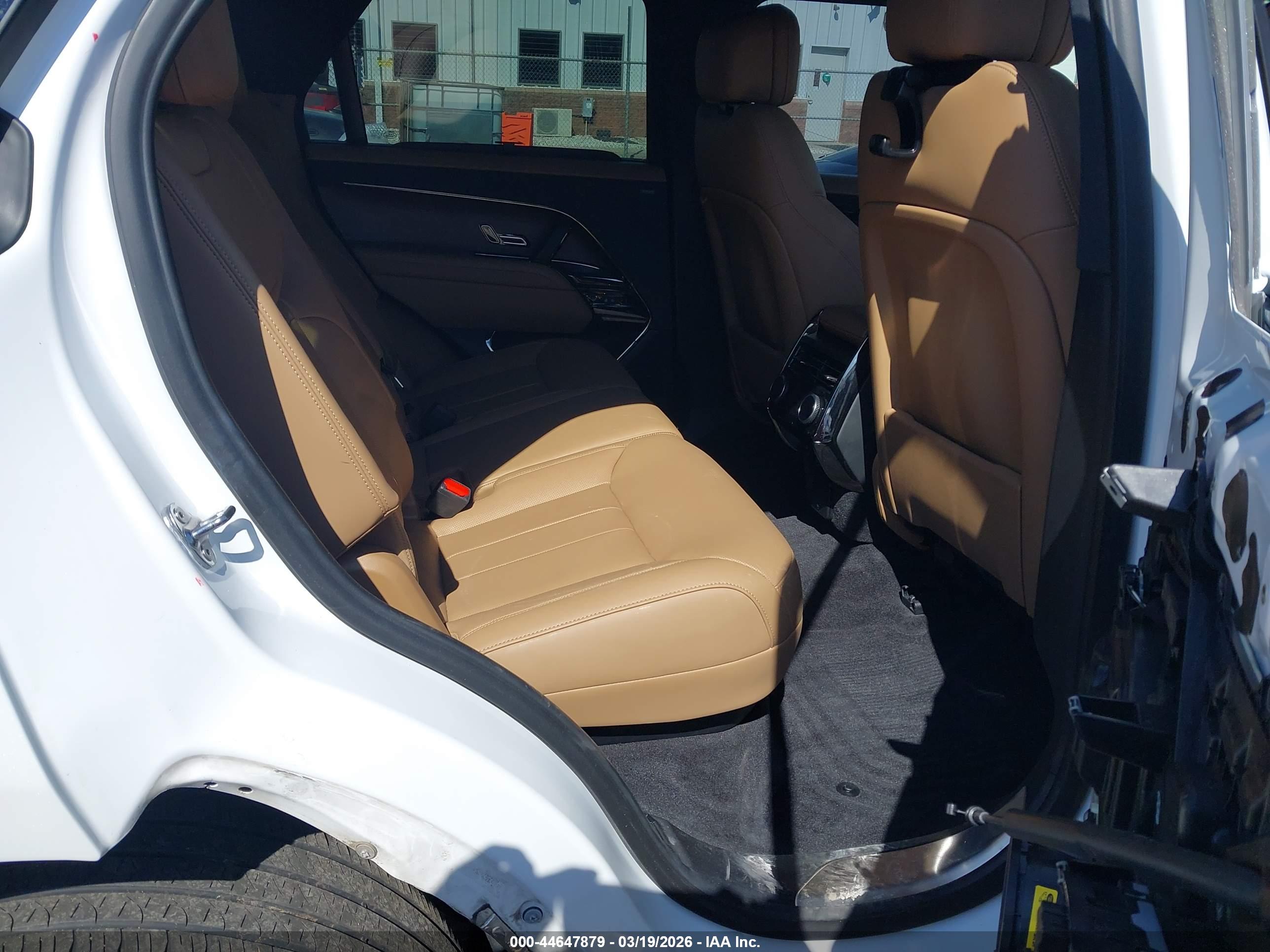 LAND ROVER image 8