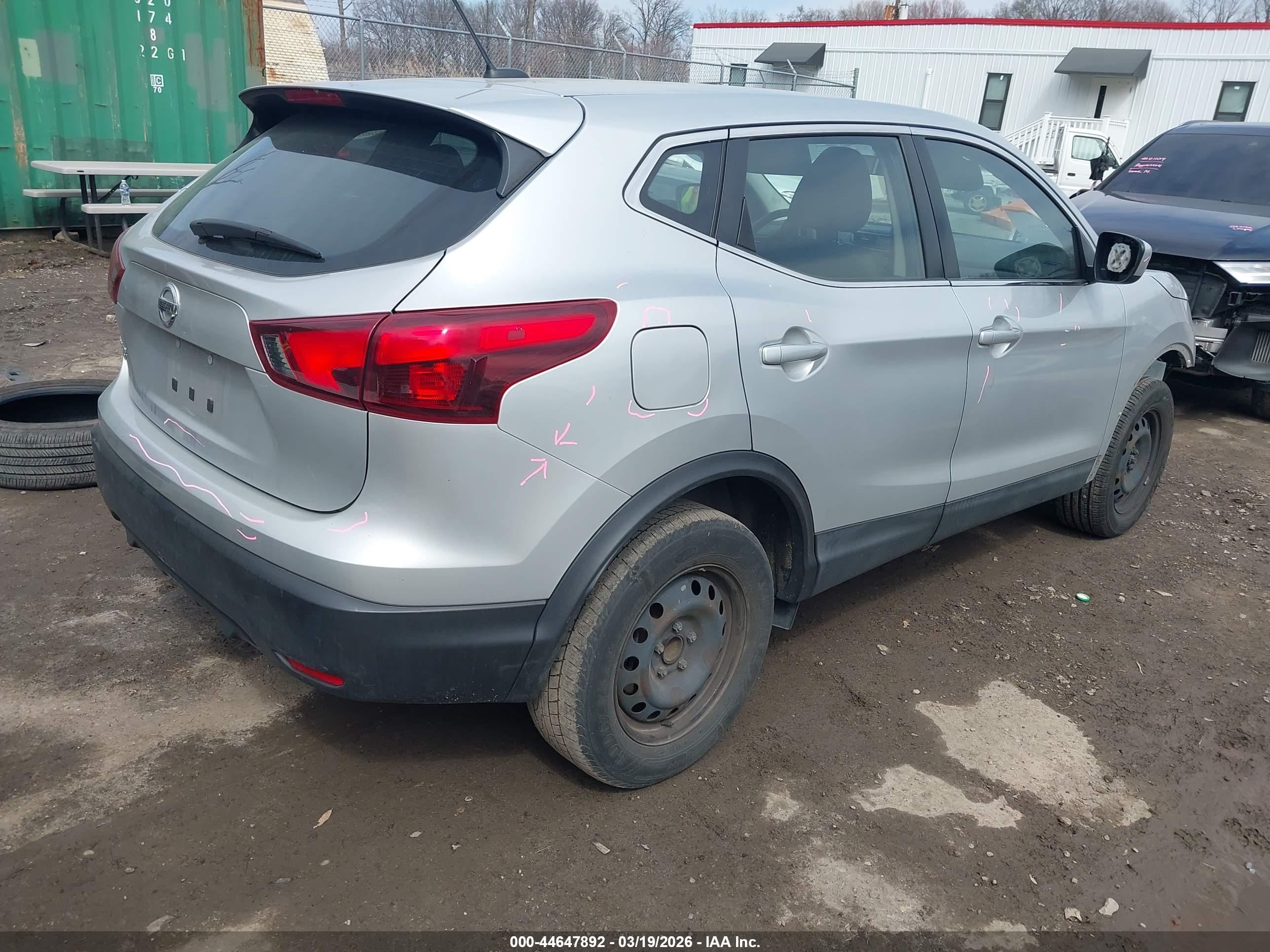 NISSAN ROGUE image 4
