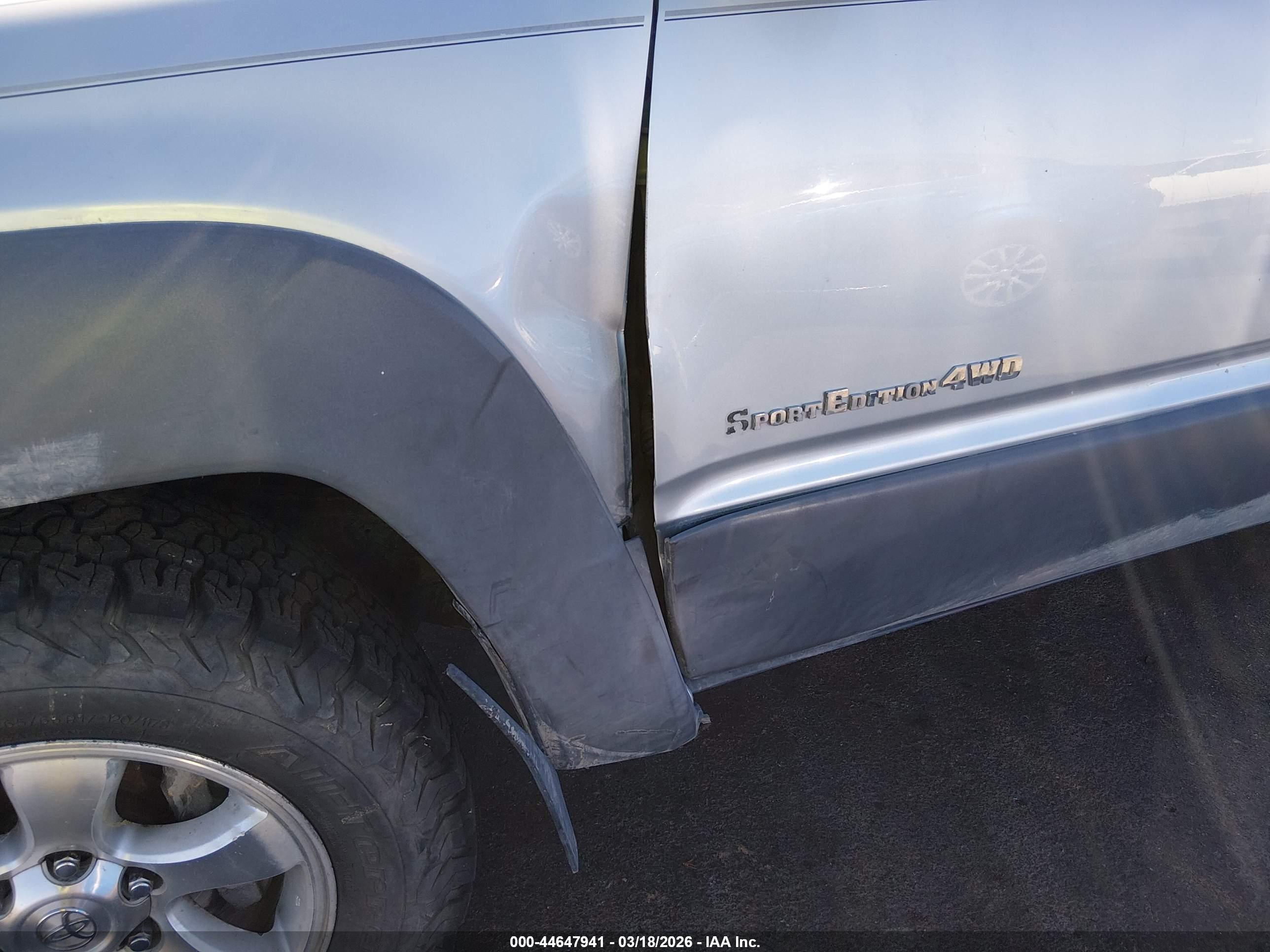 TOYOTA 4RUNNER image 6