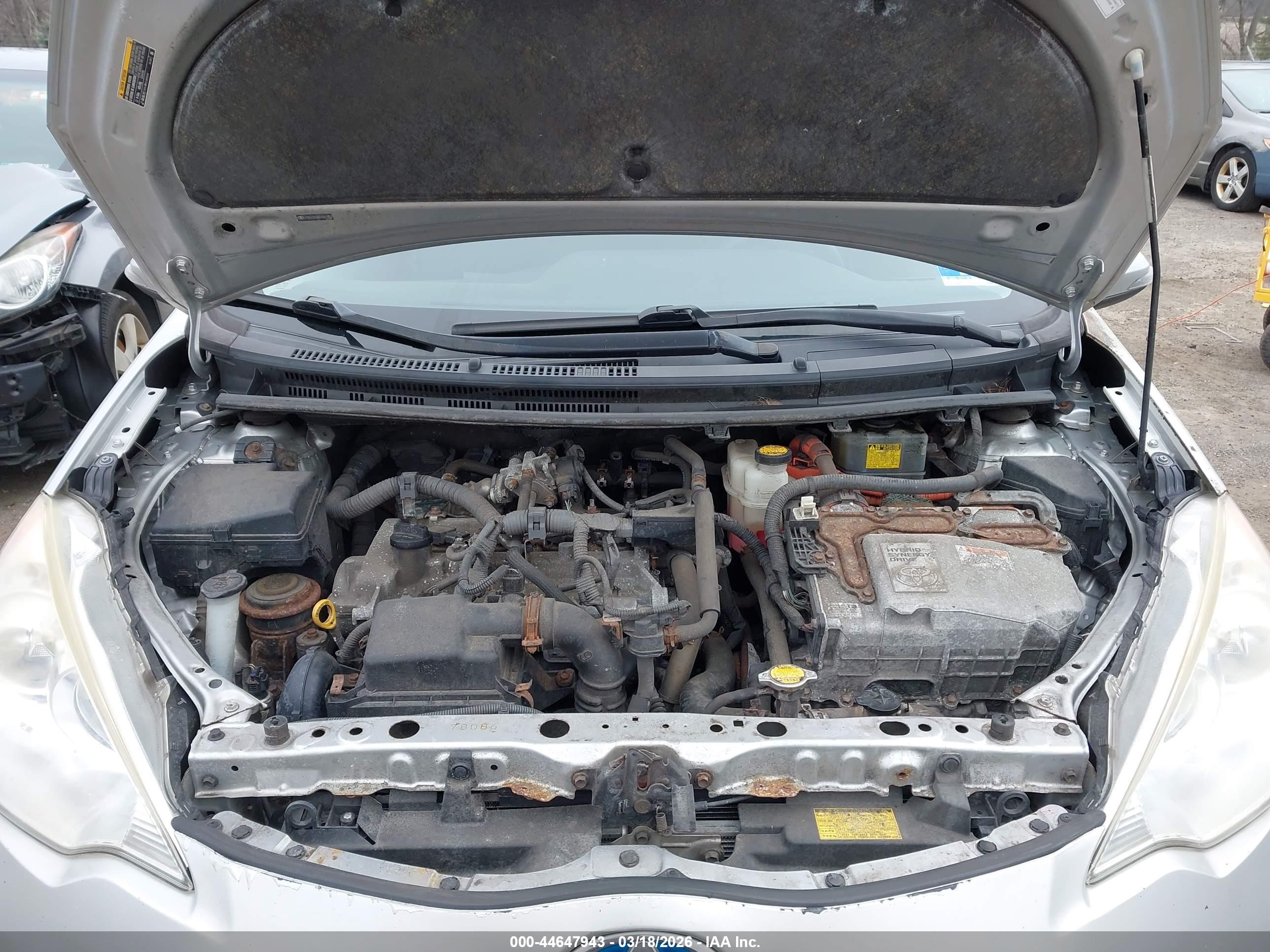 TOYOTA PRIUS image 10