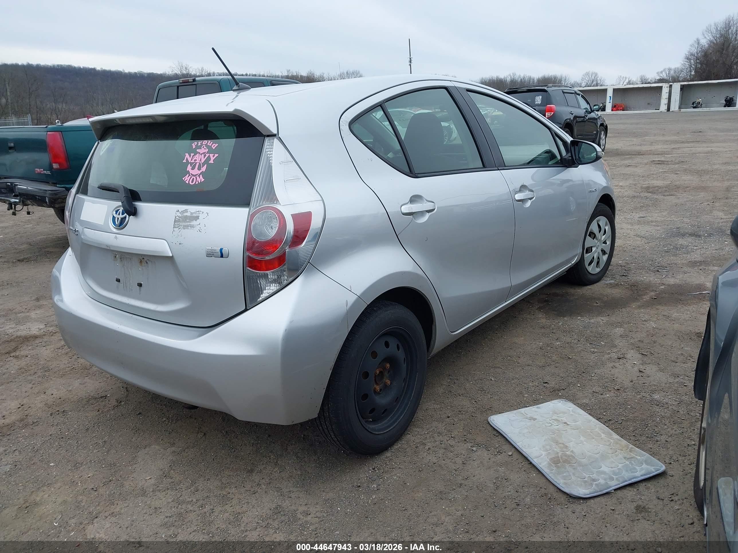 TOYOTA PRIUS image 4