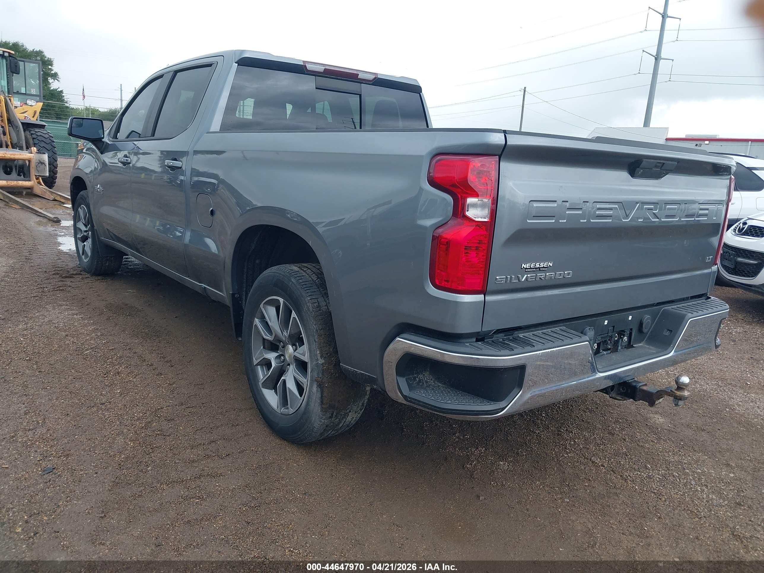 CHEVROLET SILVERADO image 3