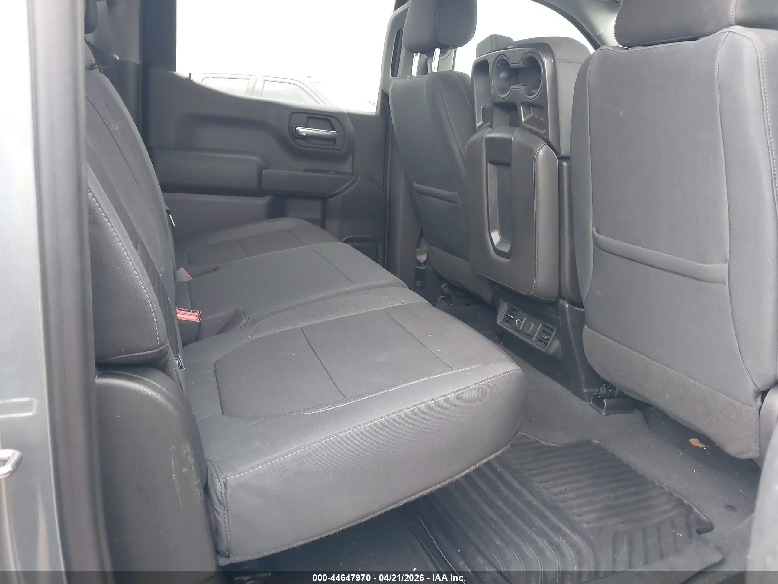 CHEVROLET SILVERADO image 8