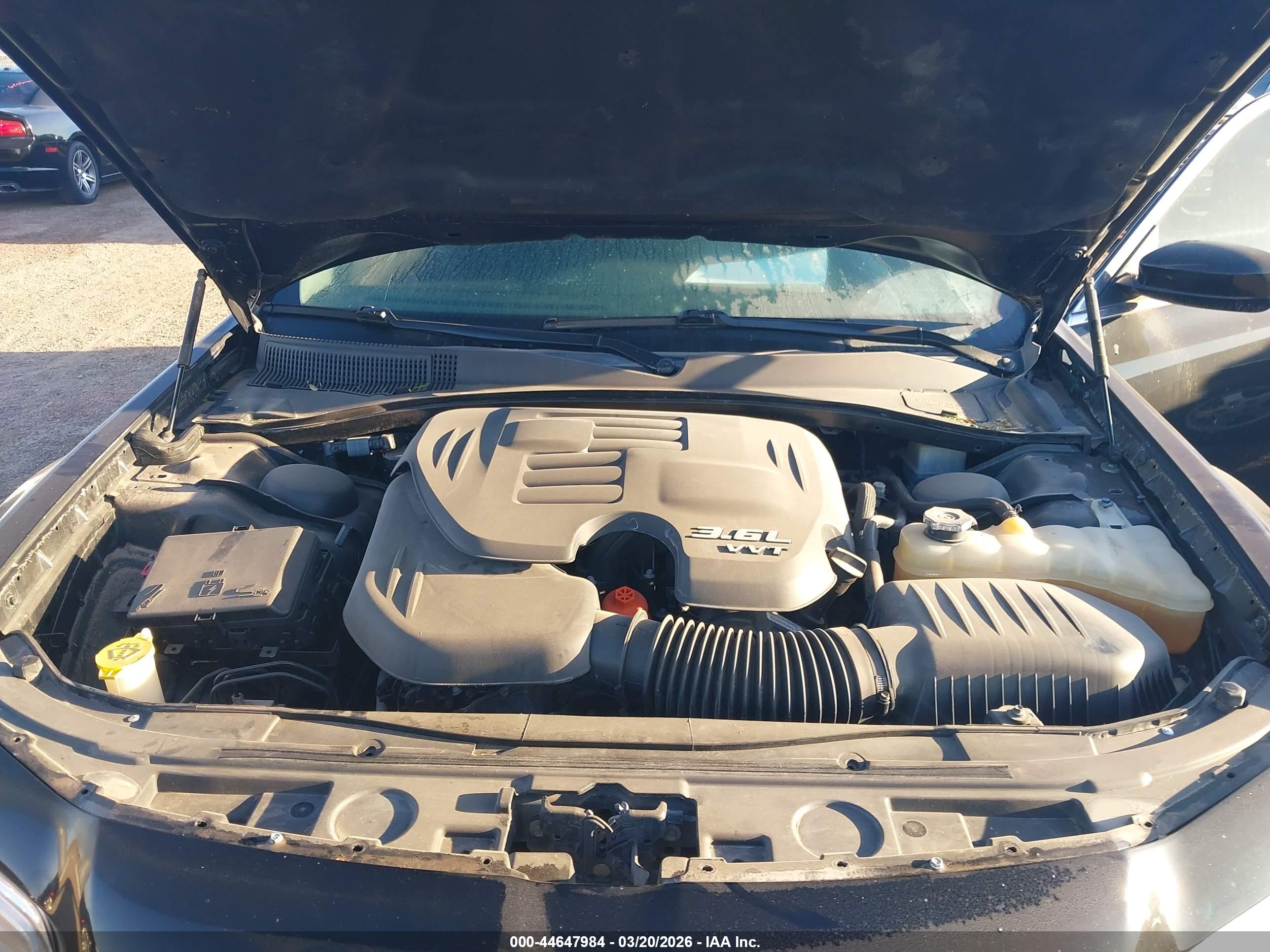 CHRYSLER 300 image 10