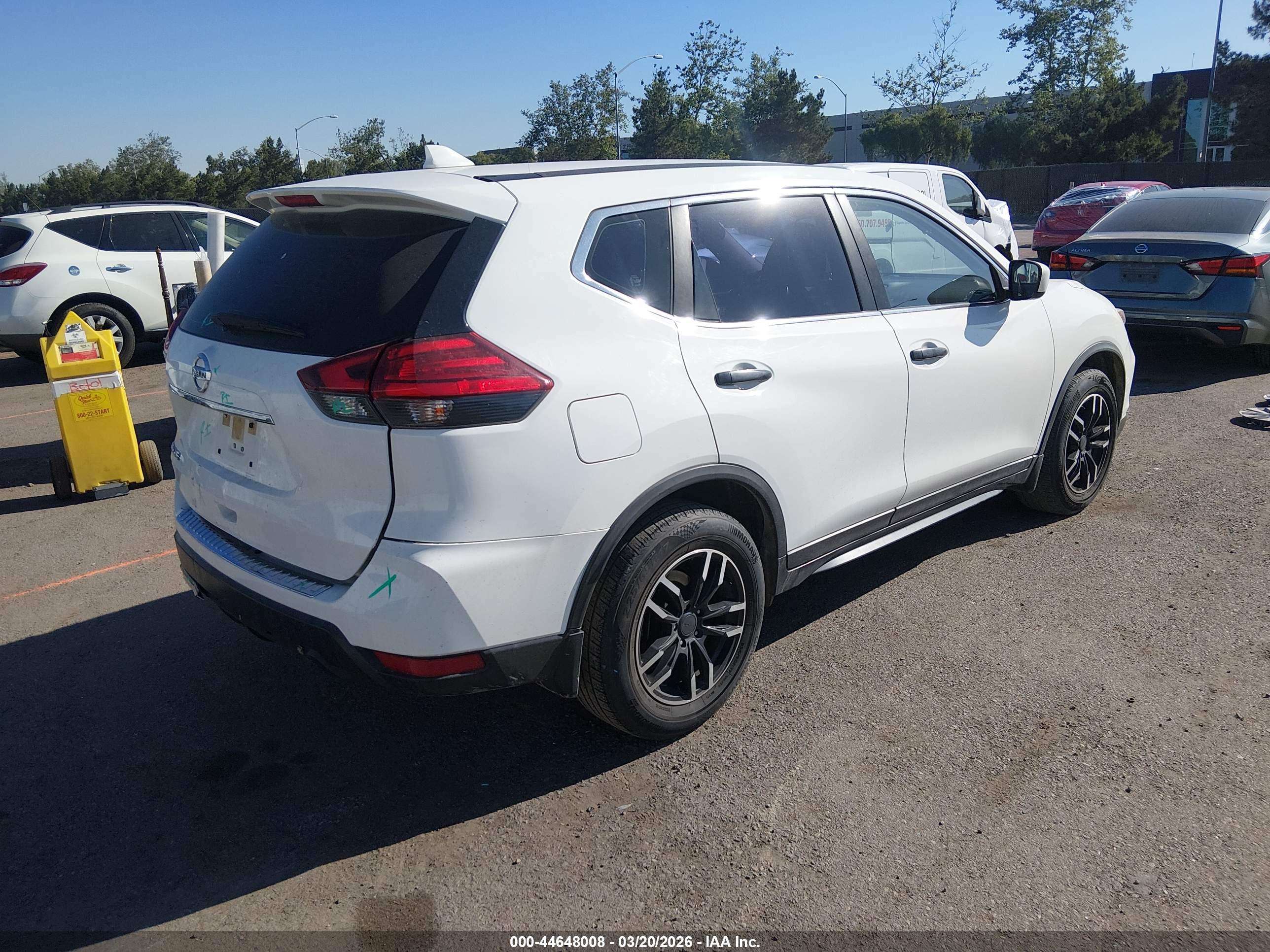 NISSAN ROGUE image 4