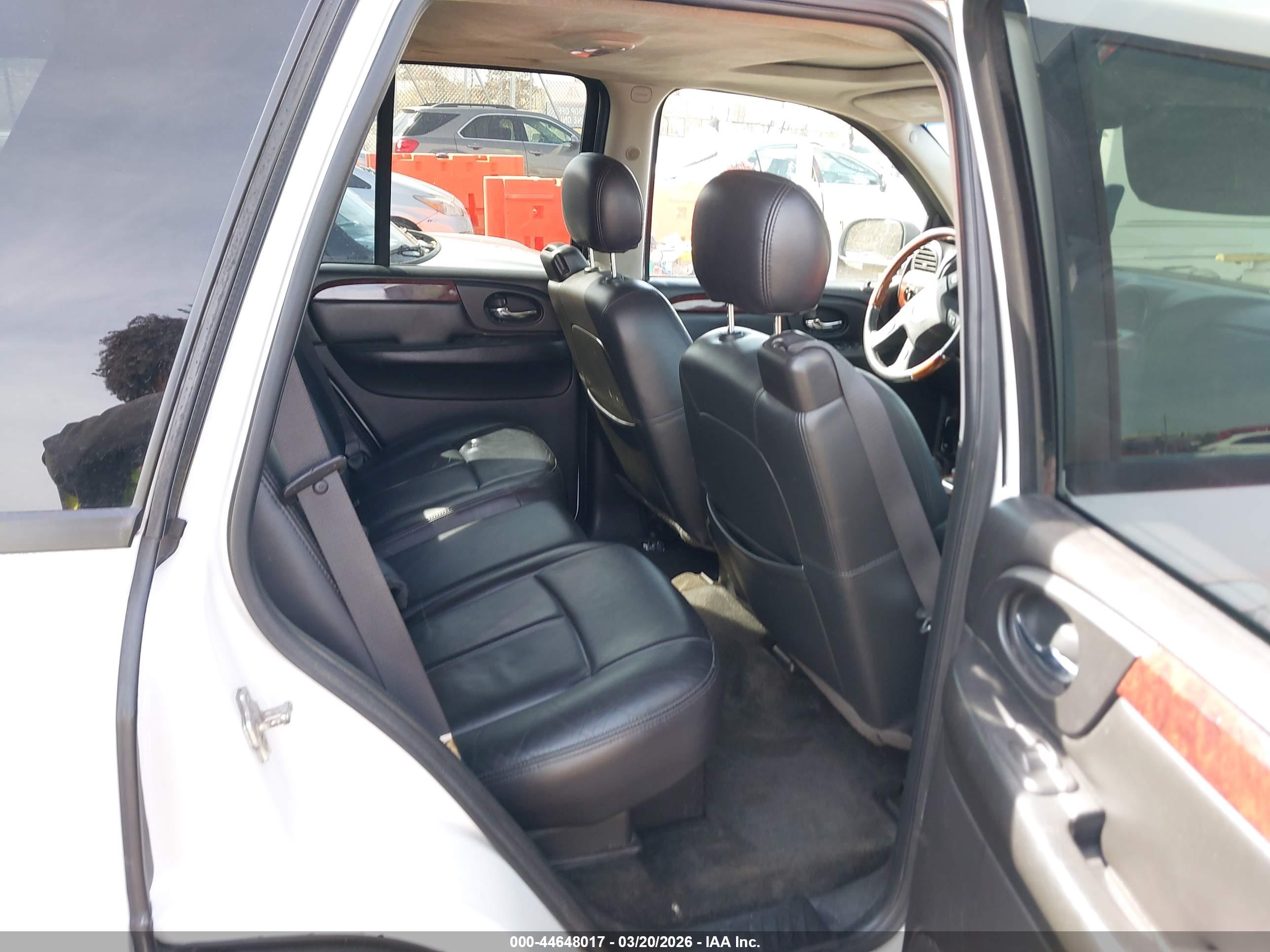 GMC ENVOY image 8