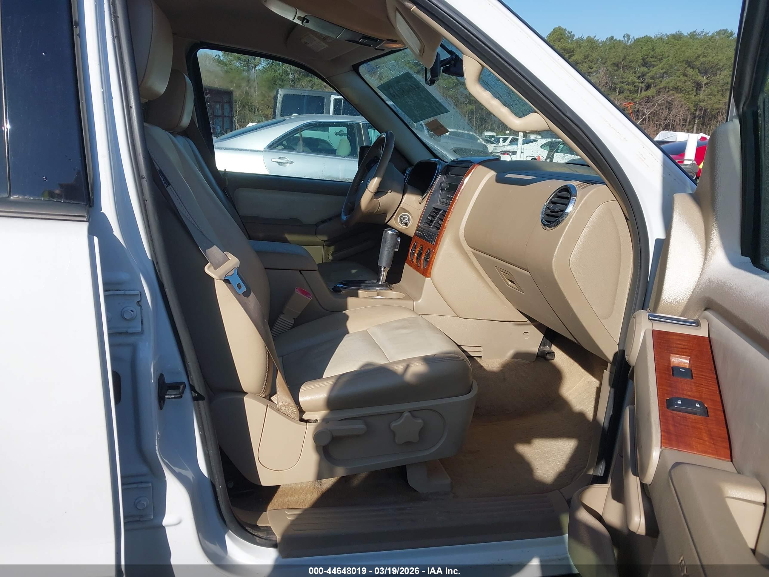 FORD EXPLORER image 5