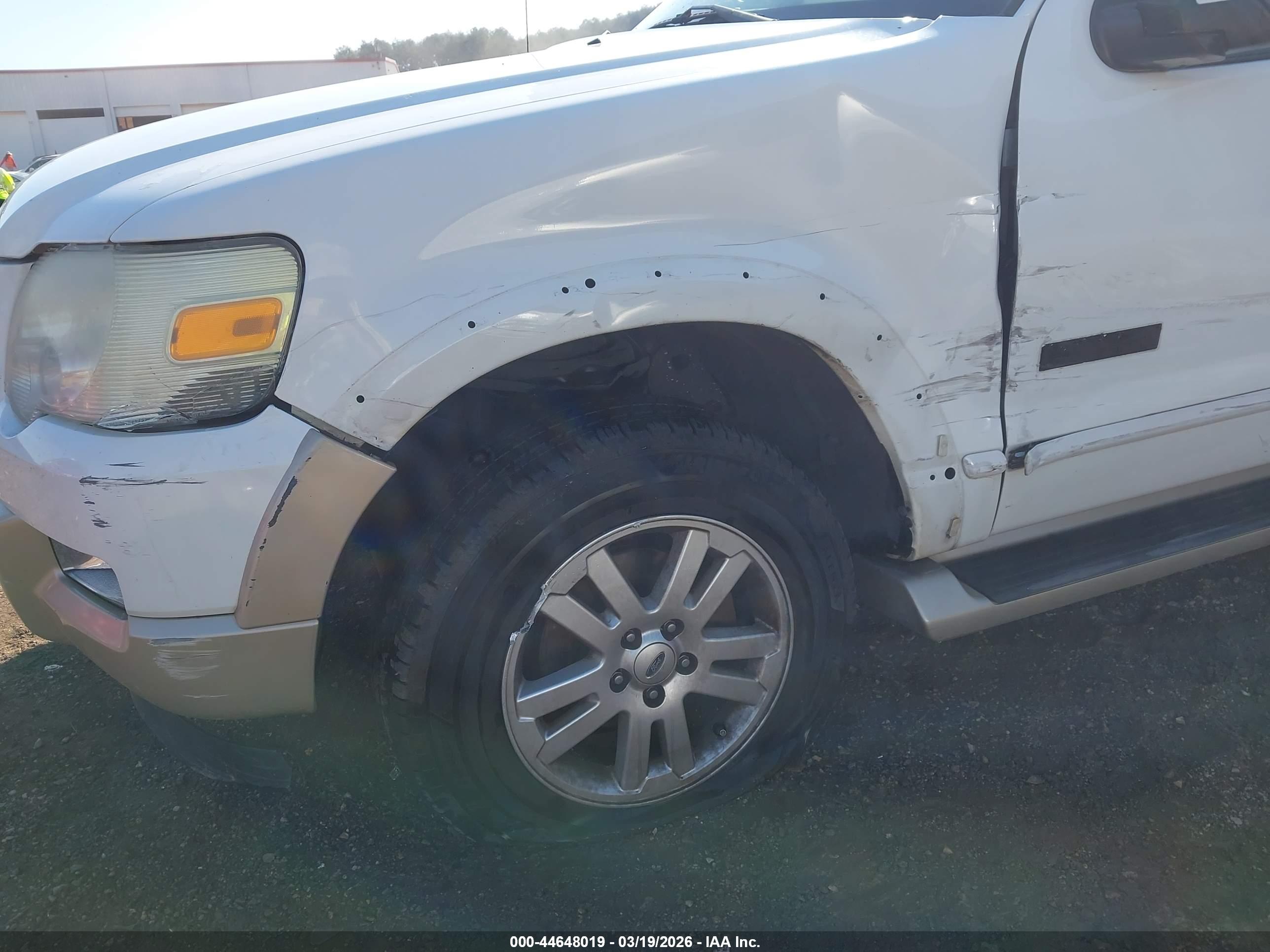 FORD EXPLORER image 6