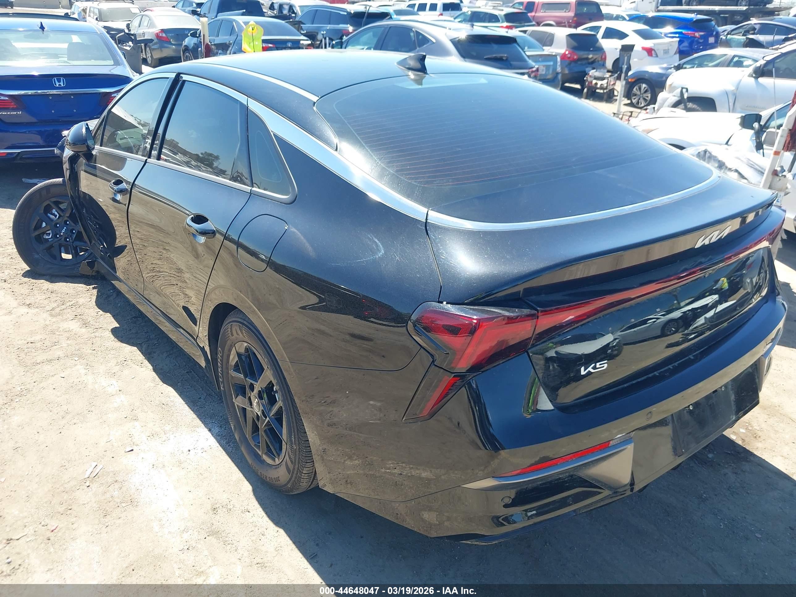 KIA K5 image 3