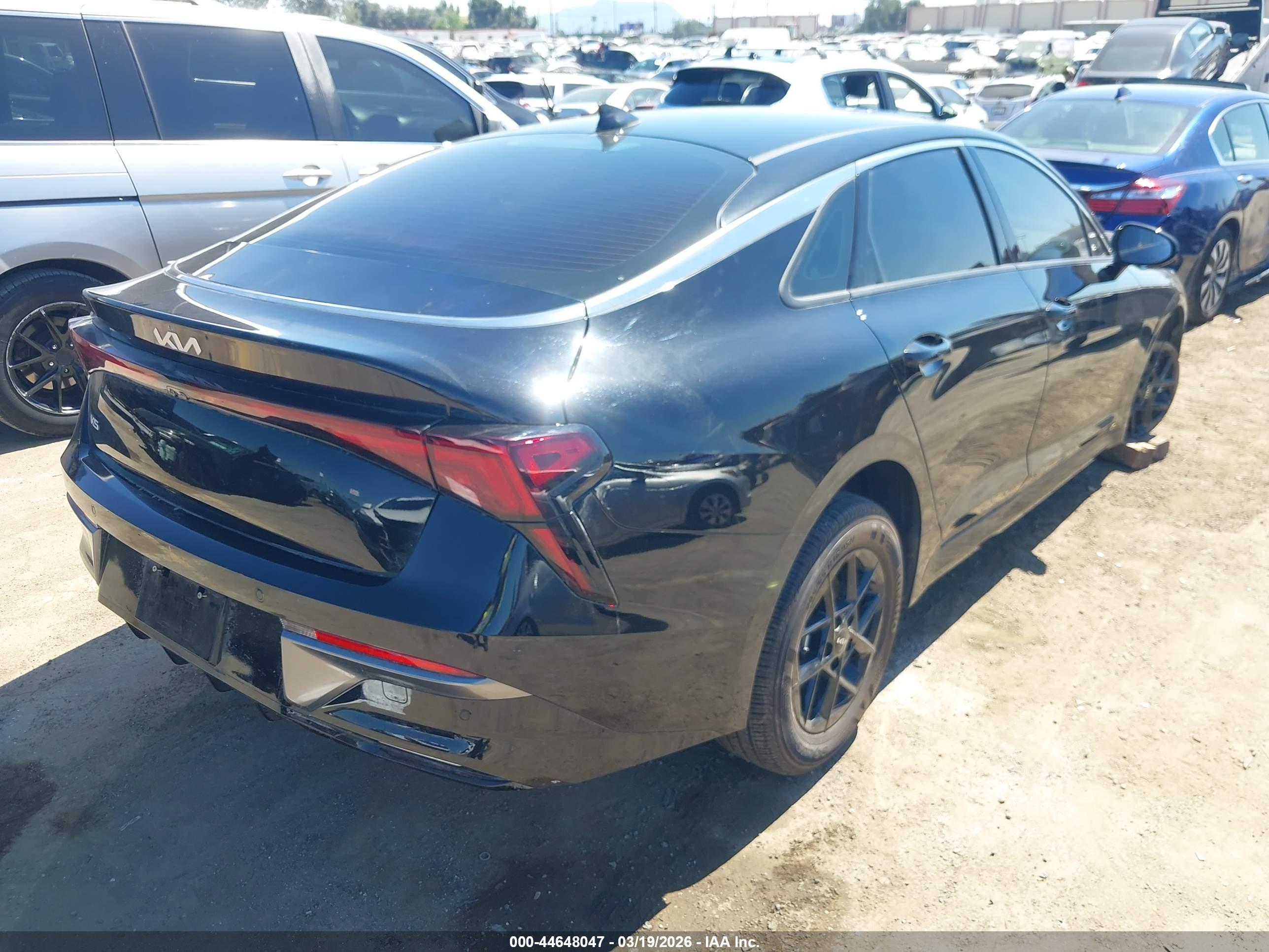 KIA K5 image 4