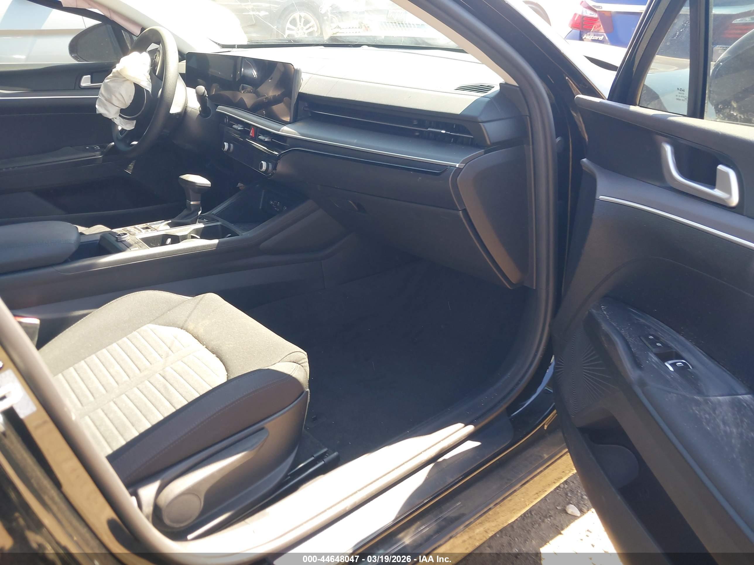 KIA K5 image 5