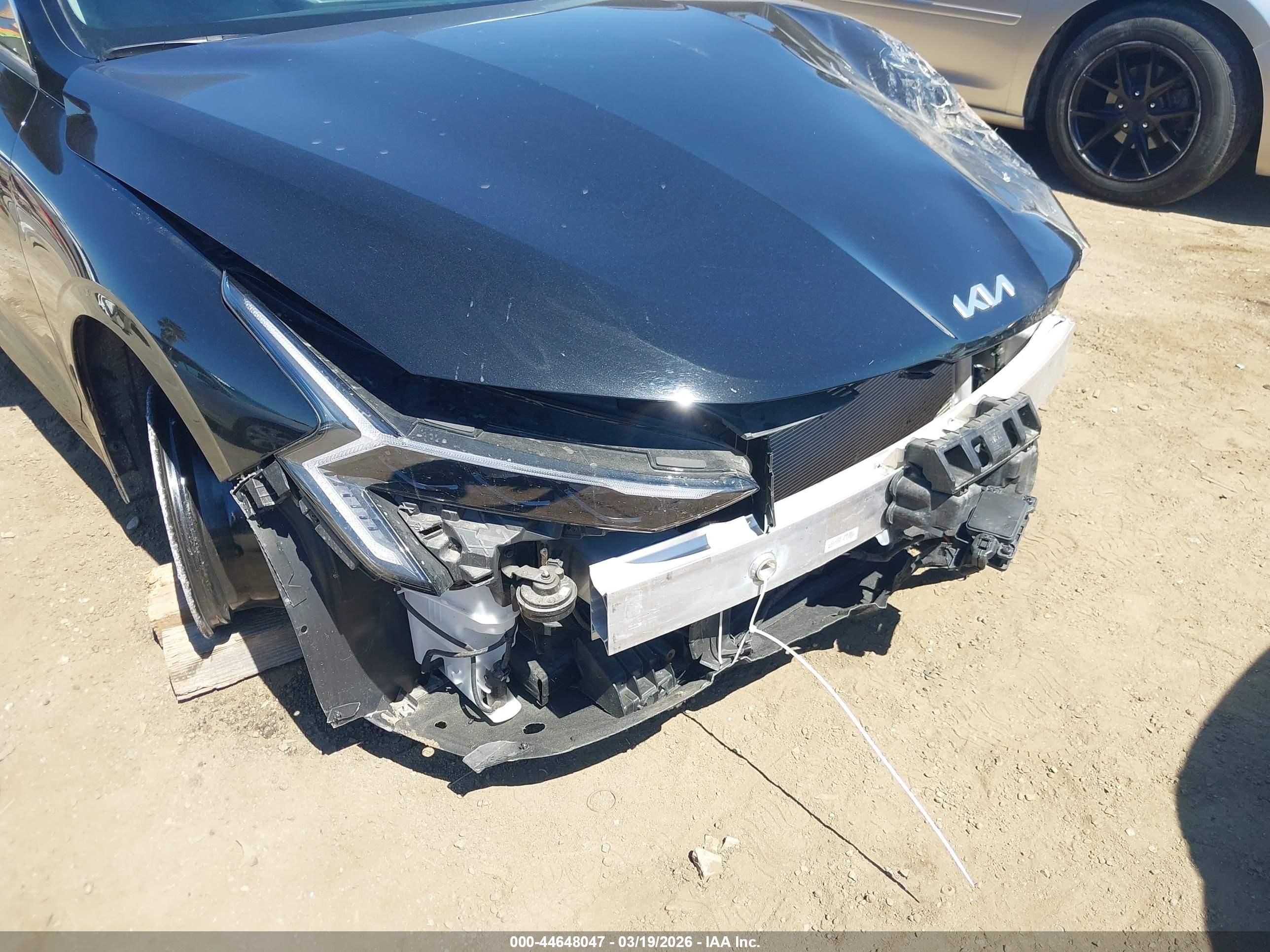 KIA K5 image 6