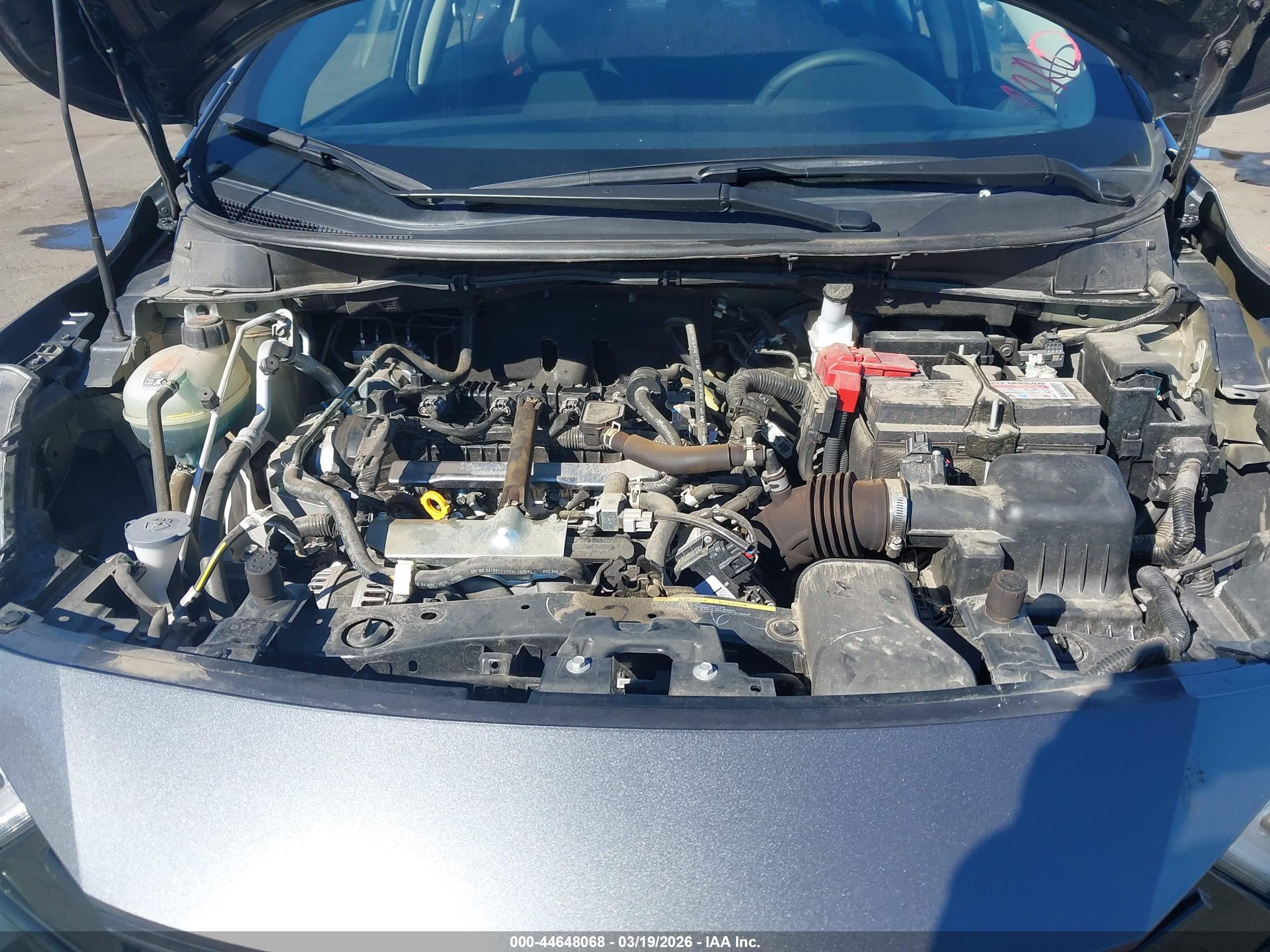 NISSAN VERSA image 10