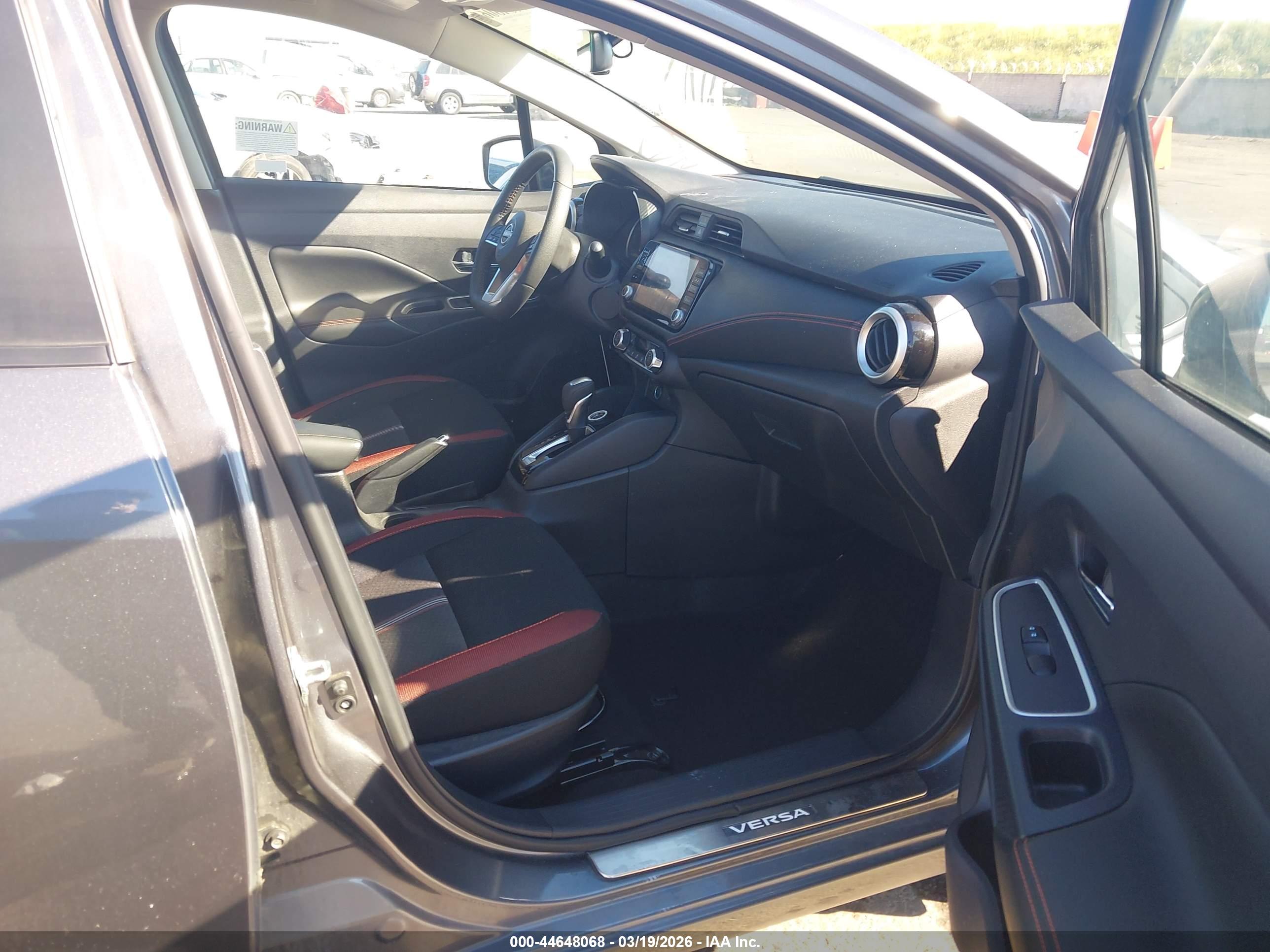 NISSAN VERSA image 5
