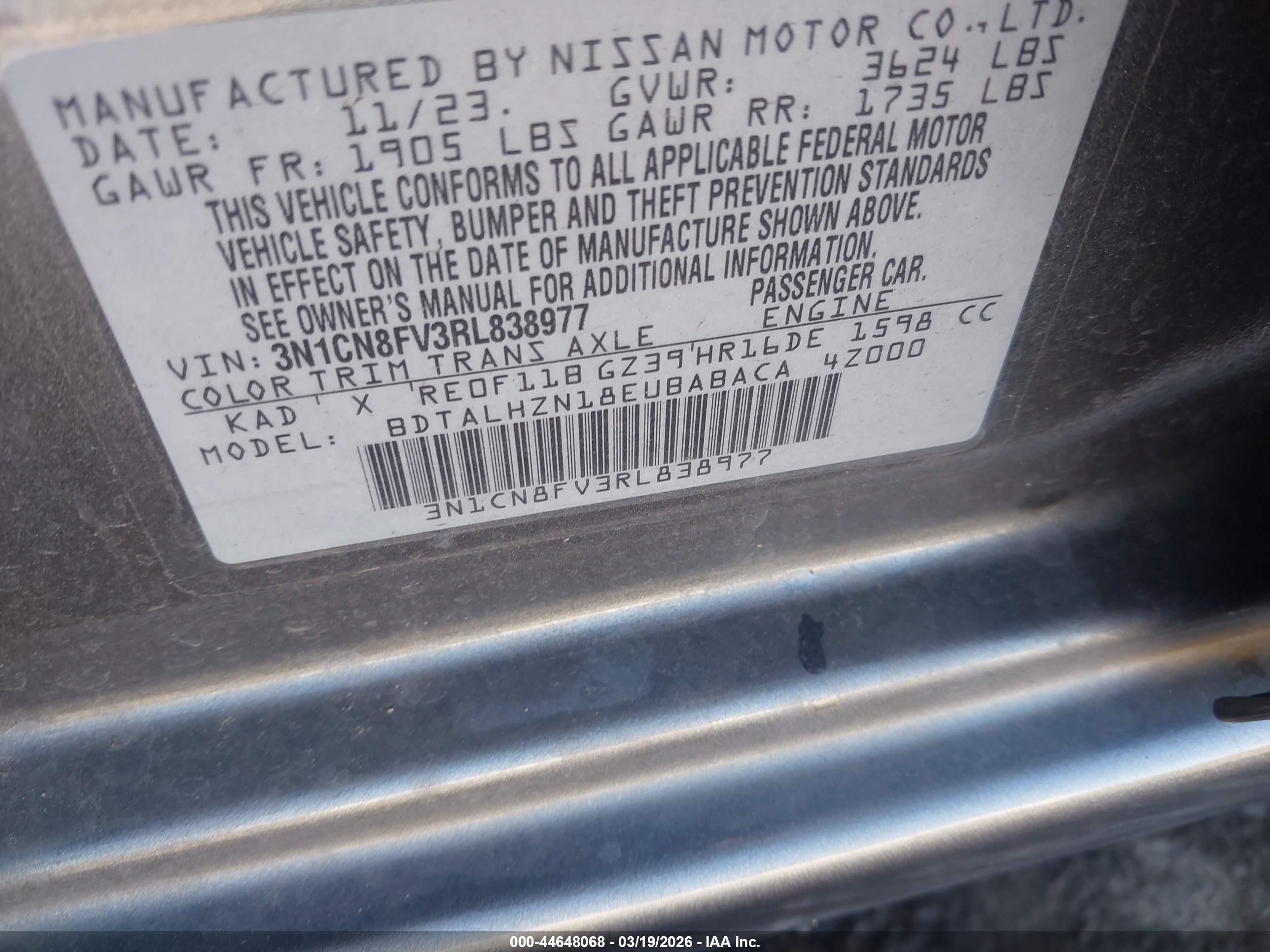 NISSAN VERSA image 9