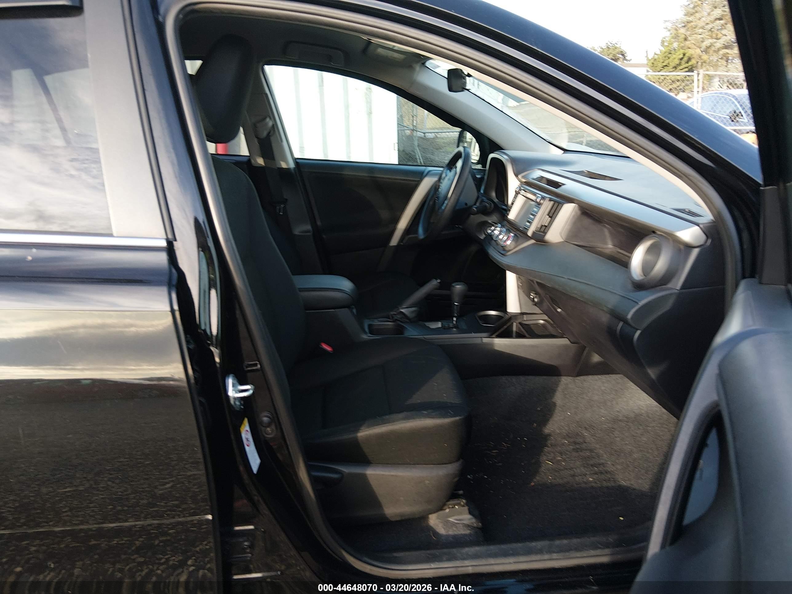 TOYOTA RAV4 image 5
