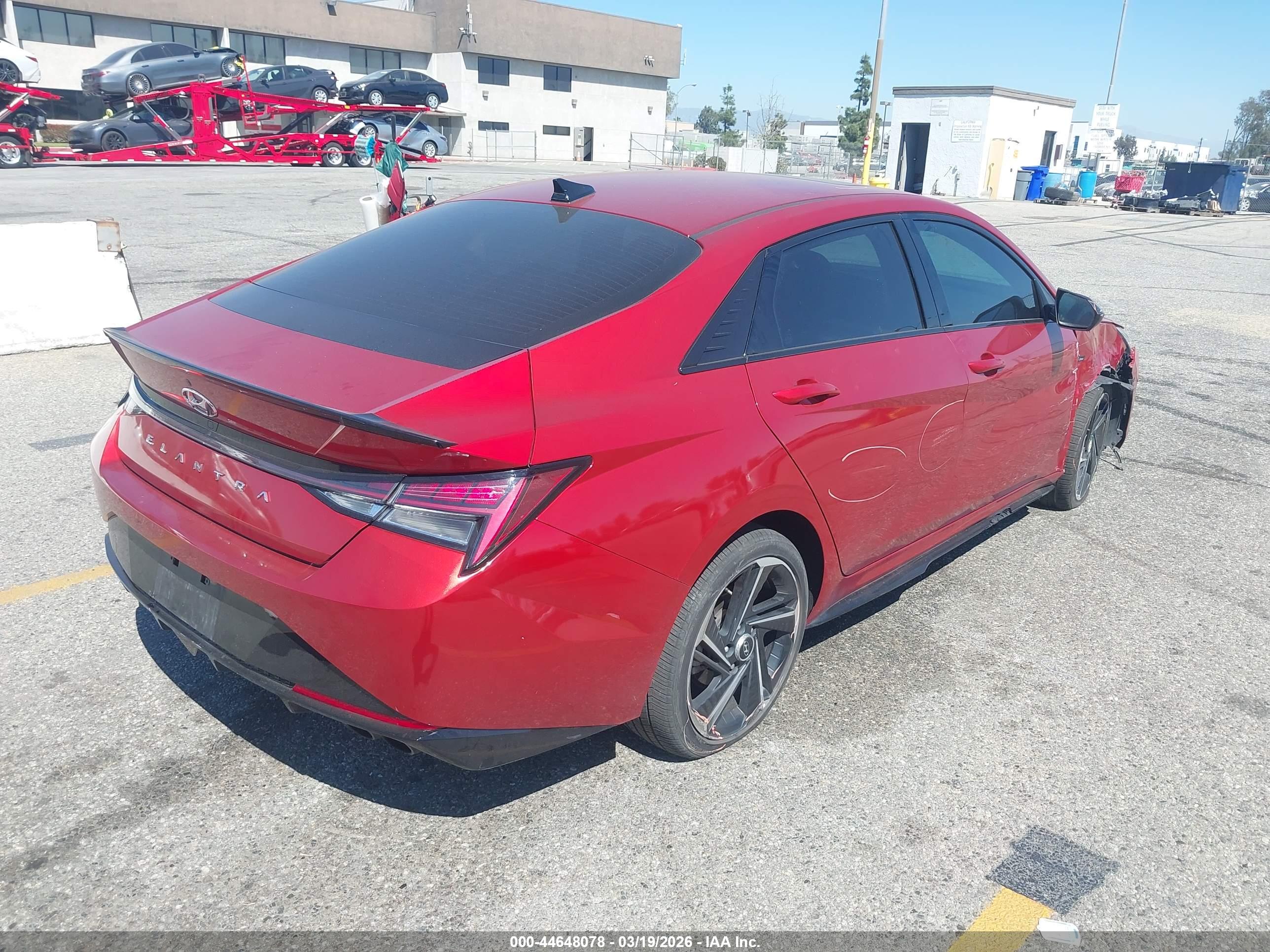 HYUNDAI ELANTRA image 4