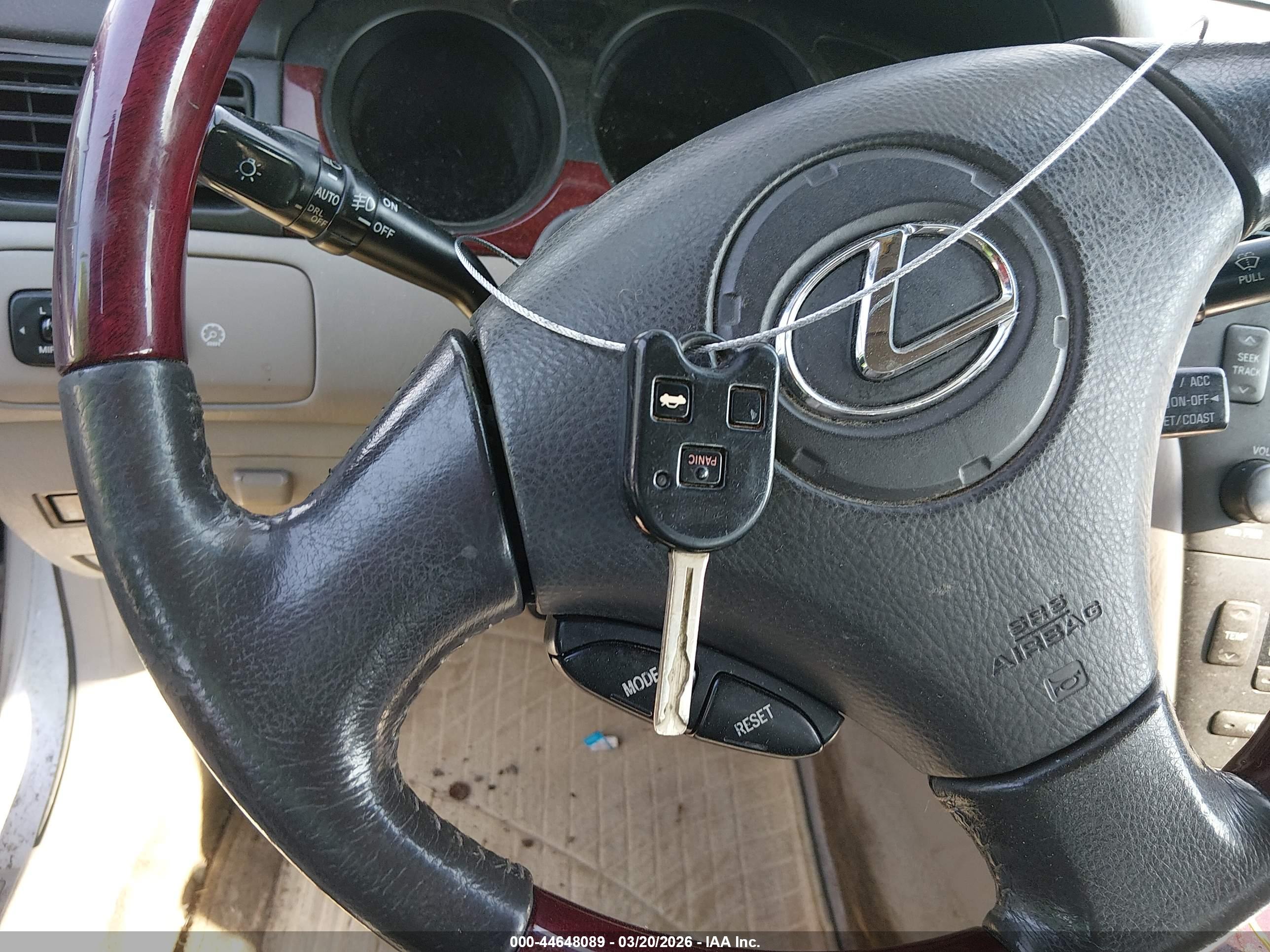 LEXUS ES image 11