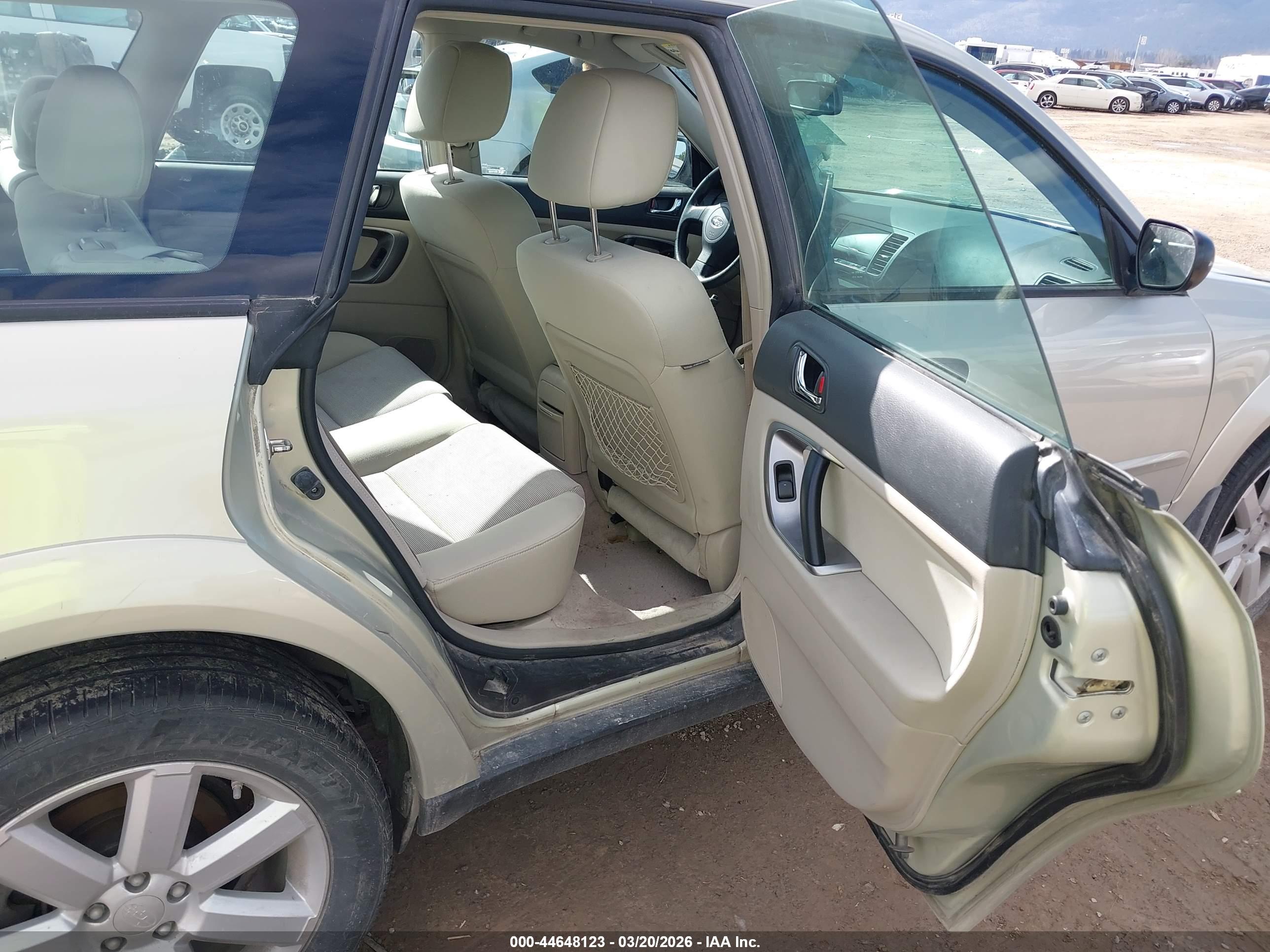 SUBARU OUTBACK image 8