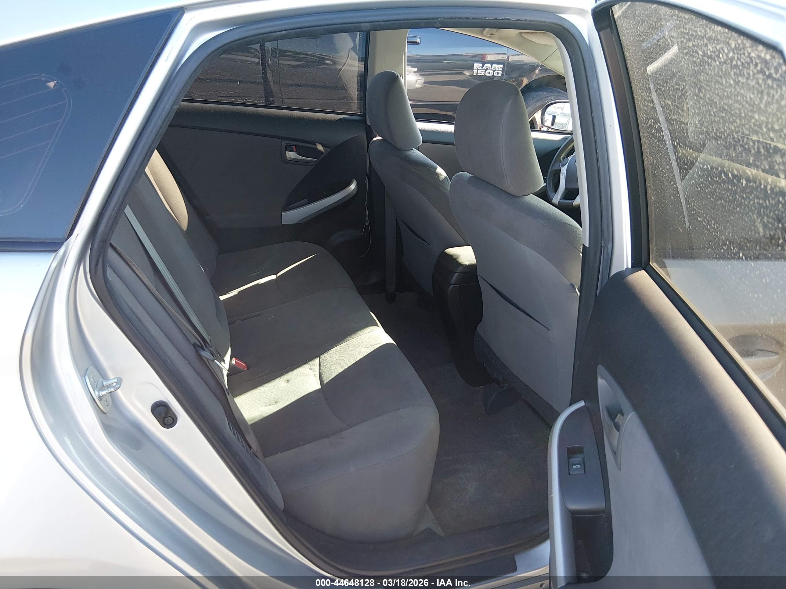 TOYOTA PRIUS image 8