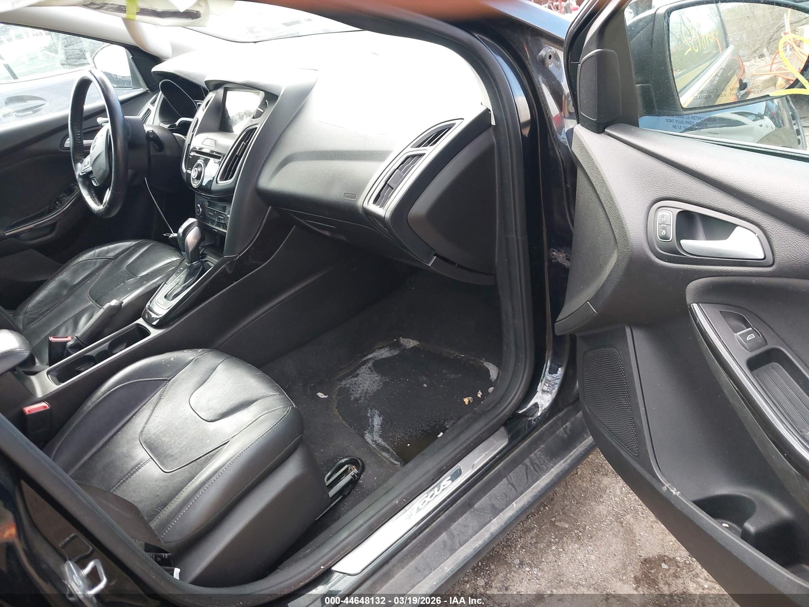 FORD FOCUS image 5