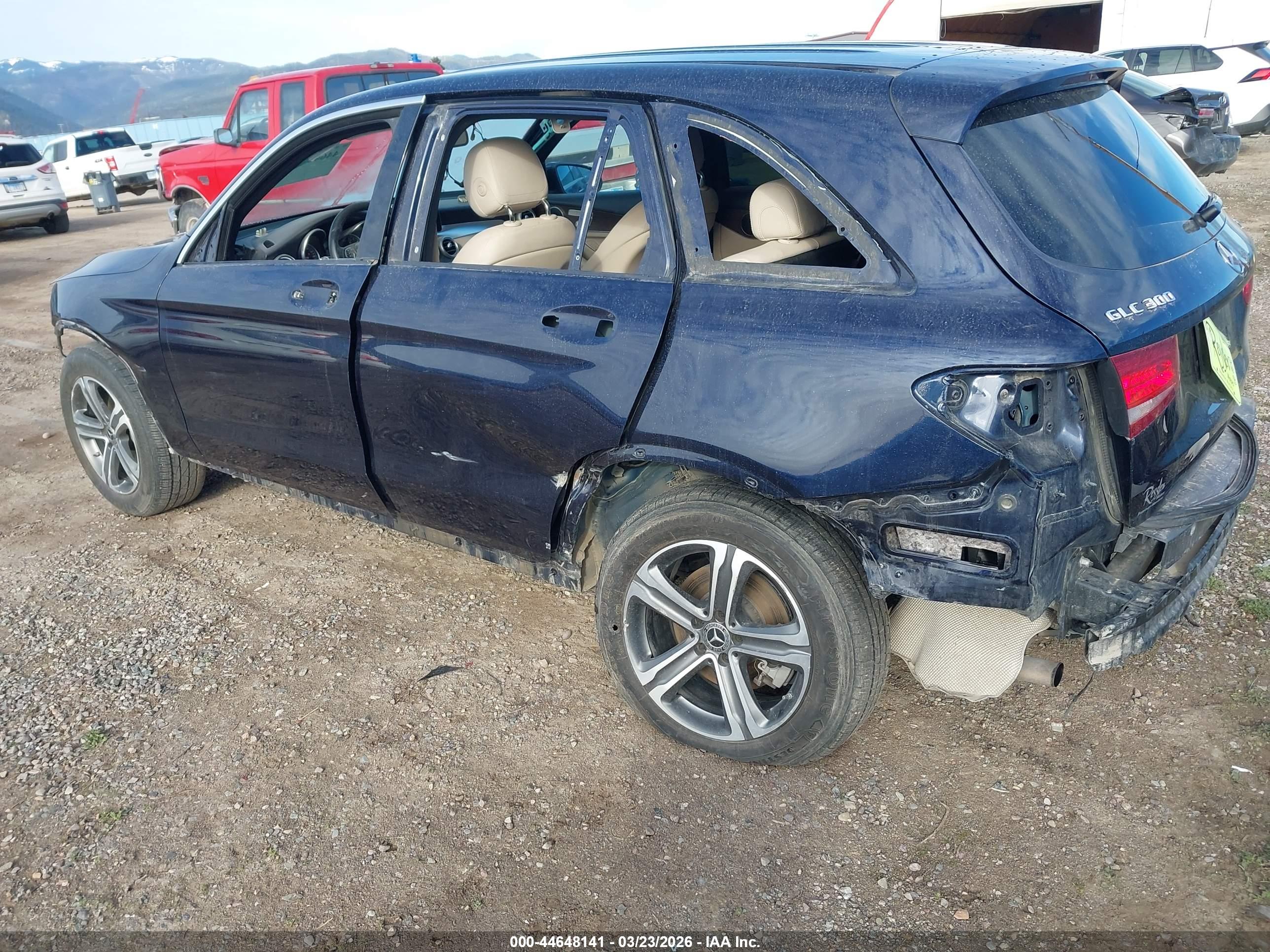 MERCEDES-BENZ GLC image 6