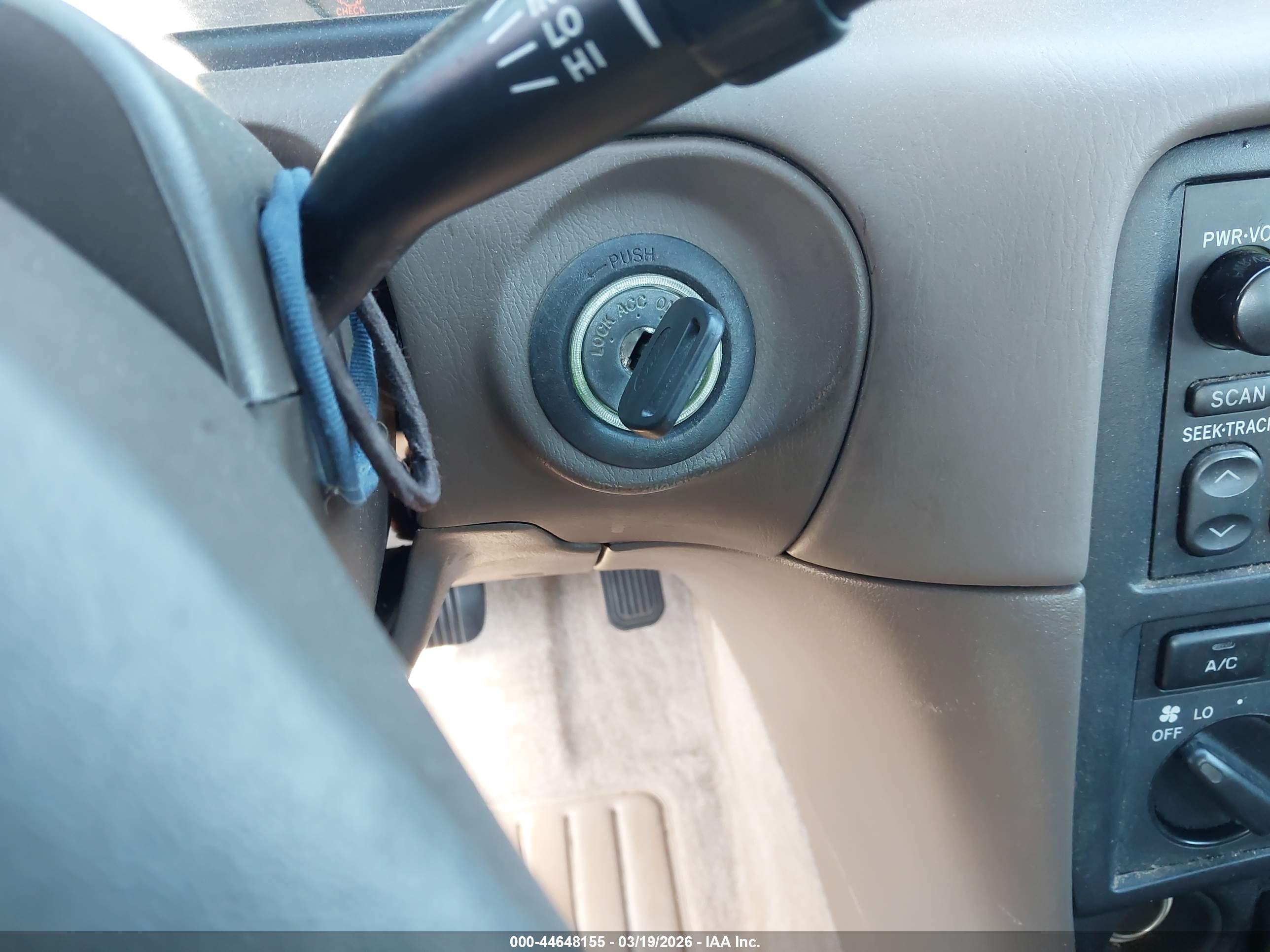 TOYOTA CAMRY image 11