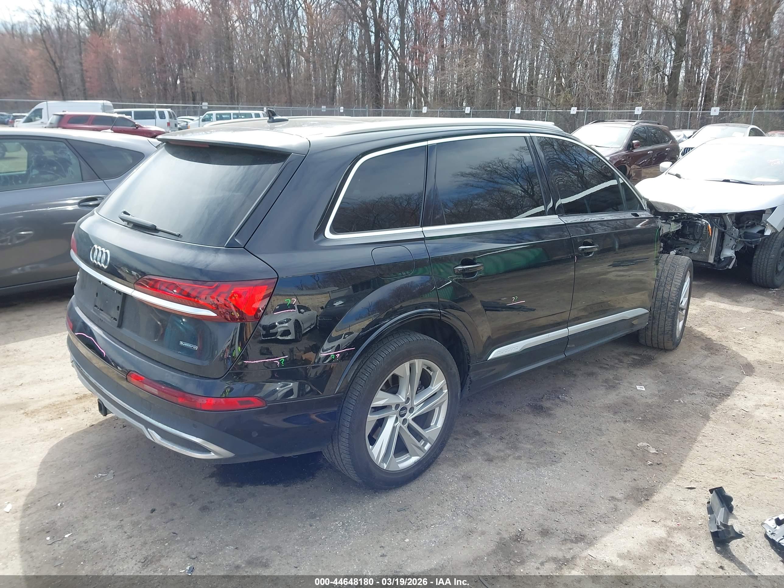 AUDI Q7 image 4