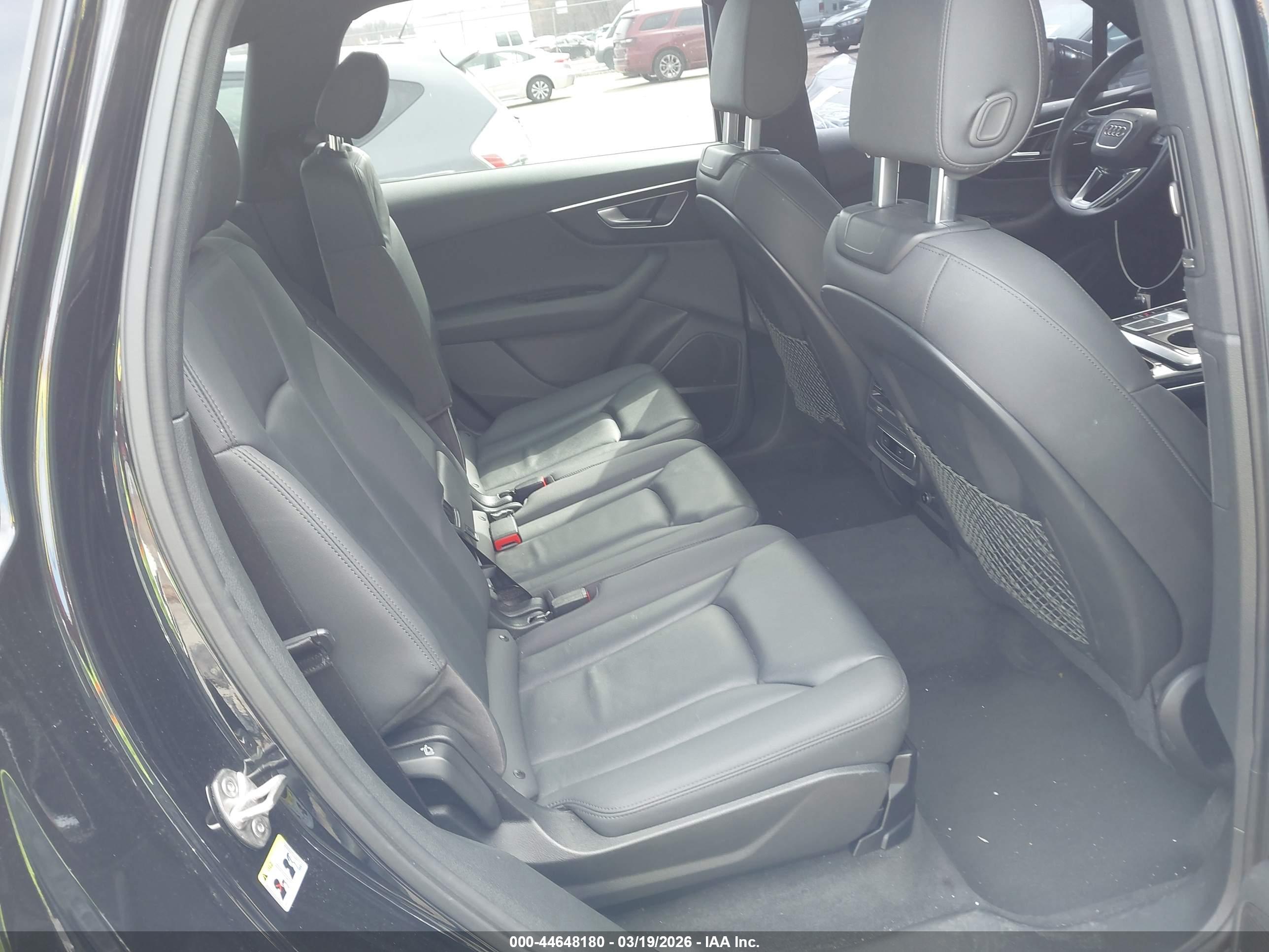 AUDI Q7 image 8