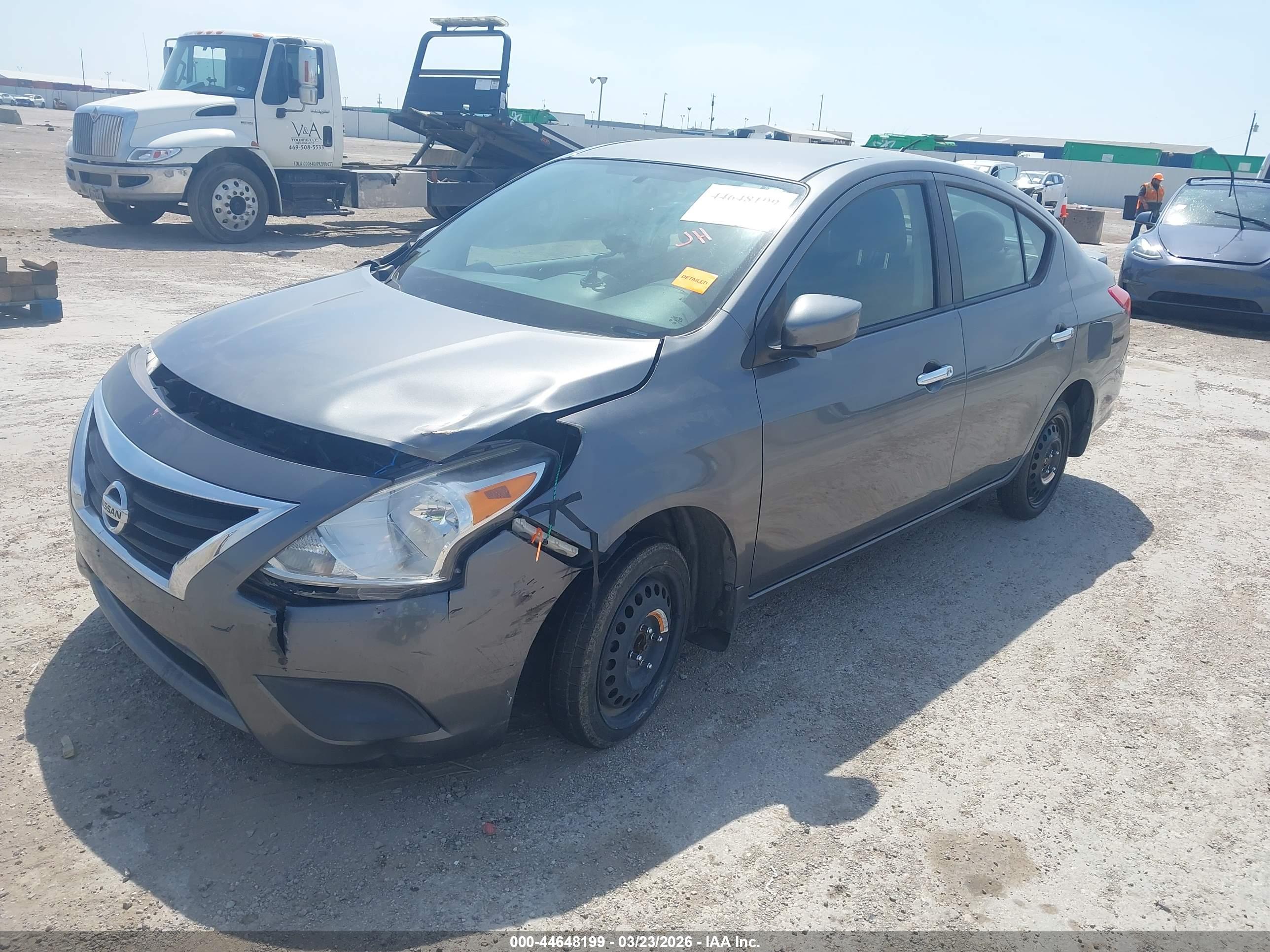 NISSAN VERSA image 6