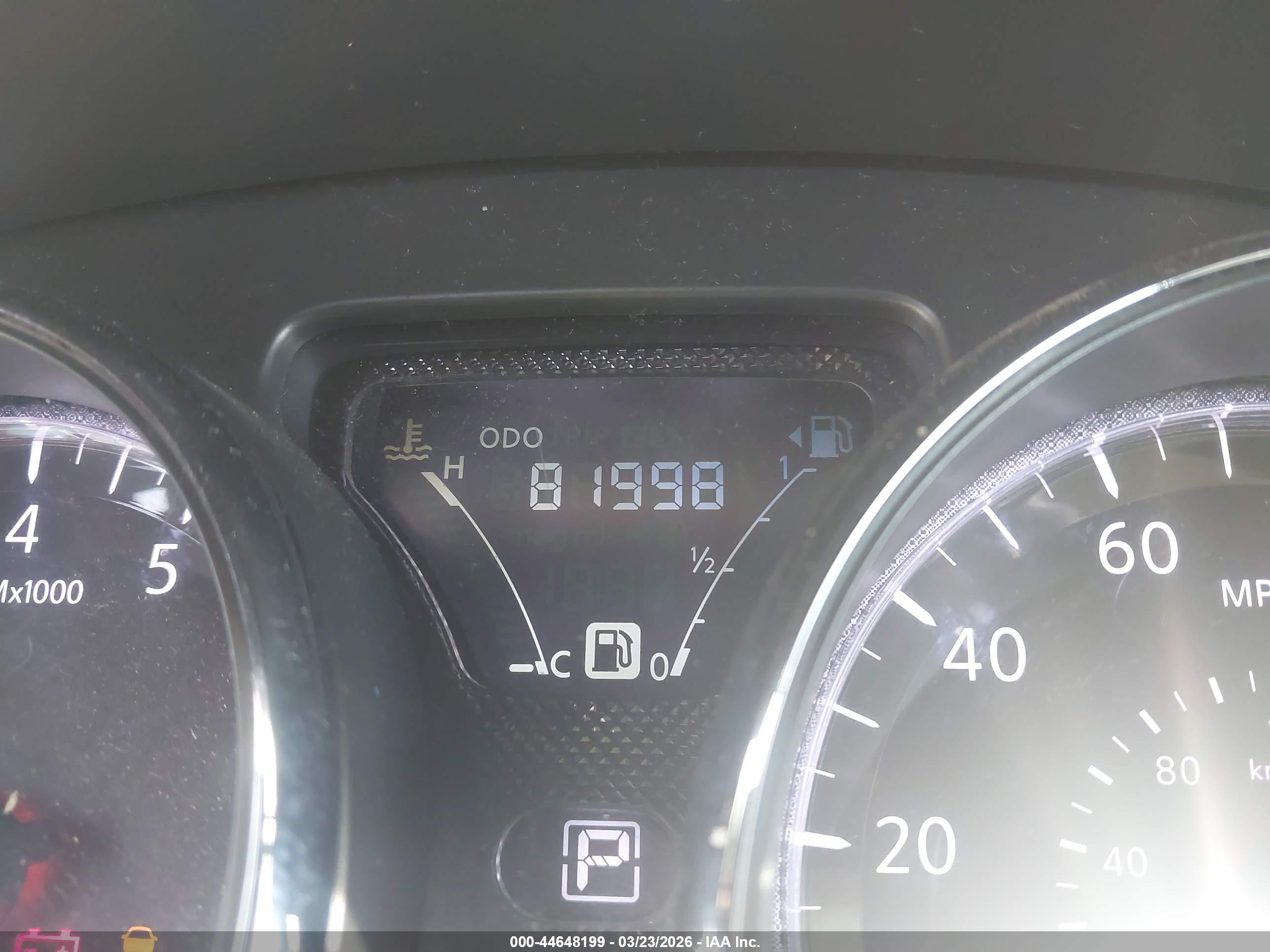 NISSAN VERSA image 7