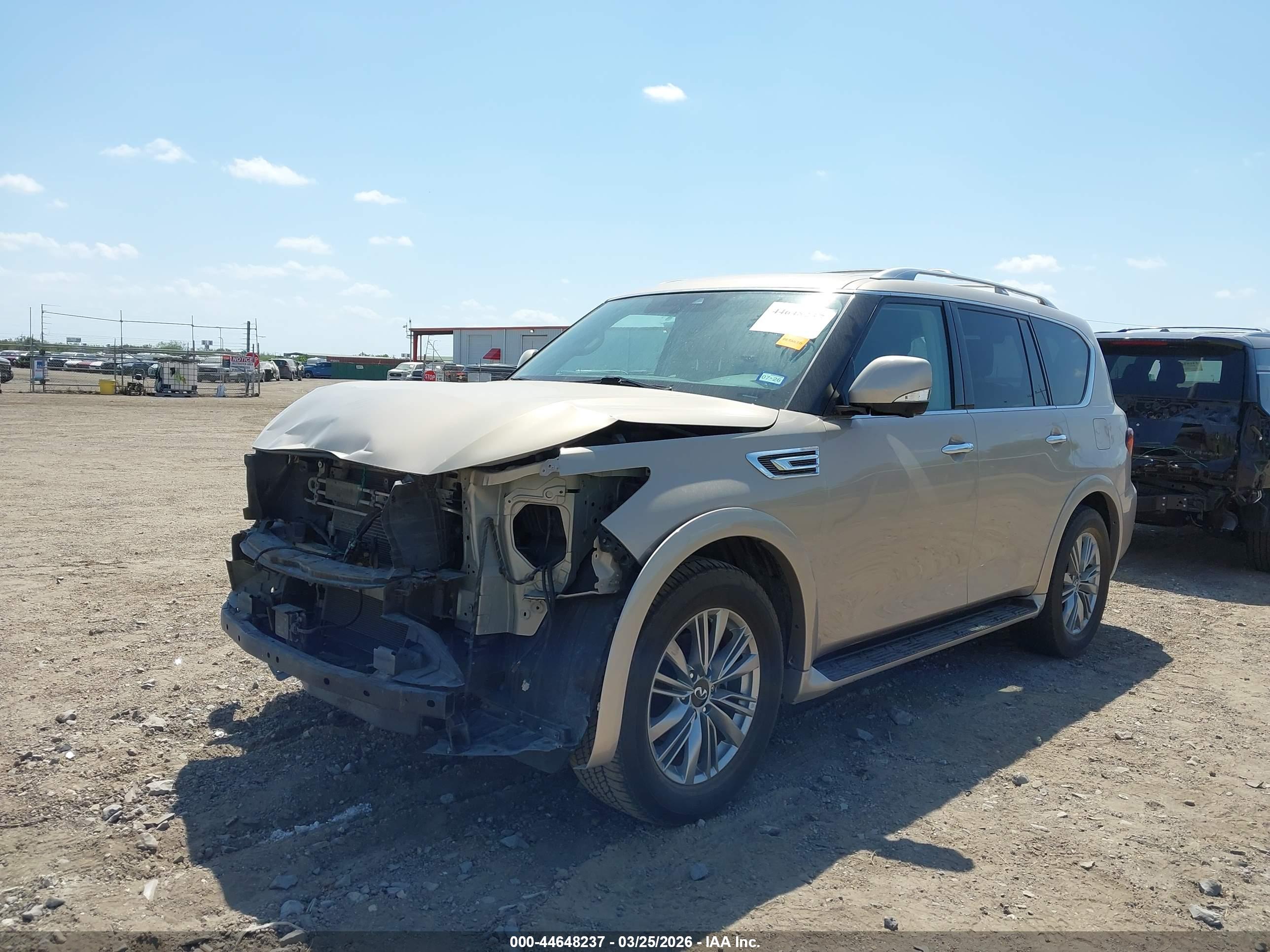 INFINITI QX80 image 2