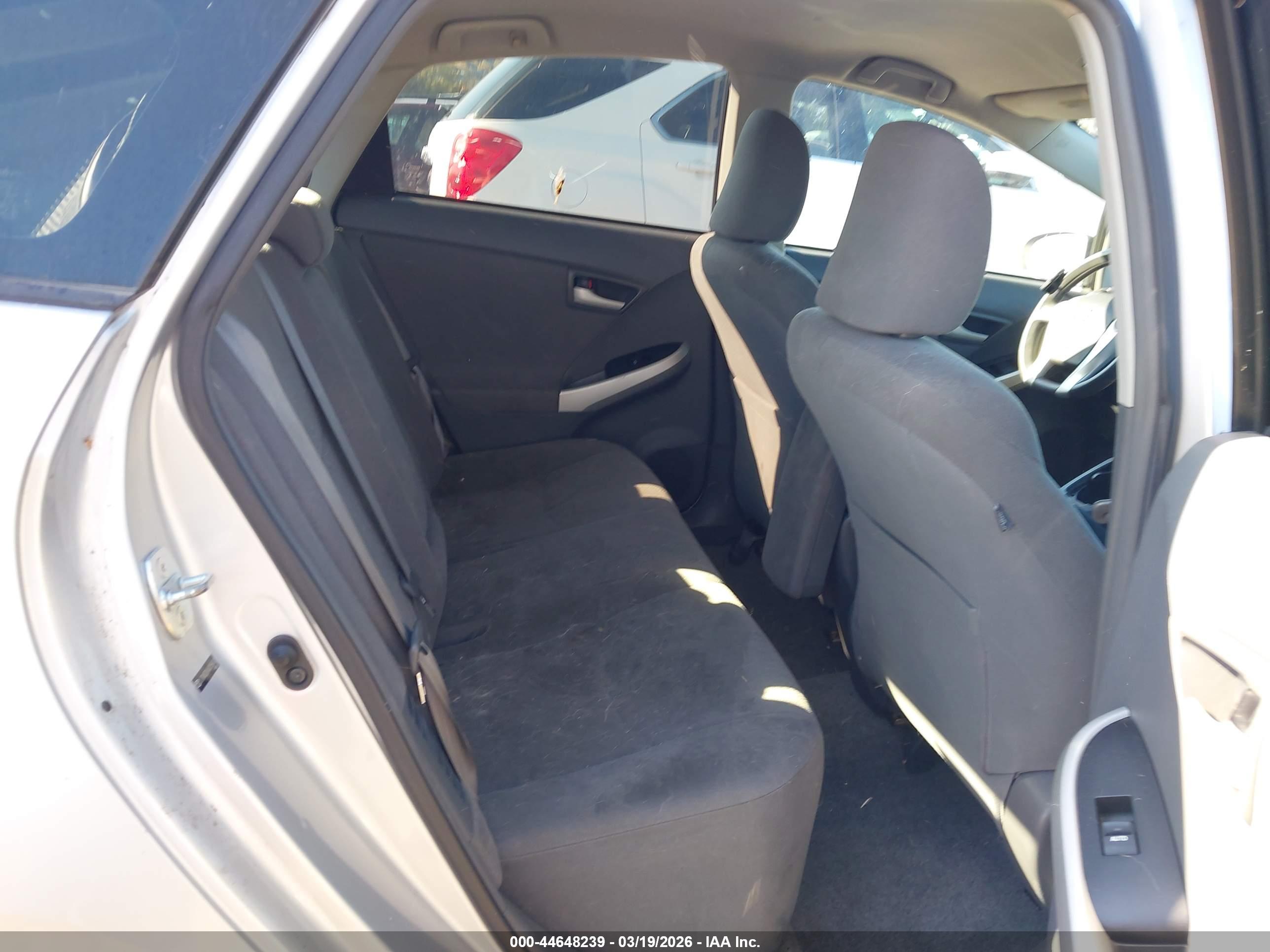 TOYOTA PRIUS image 8