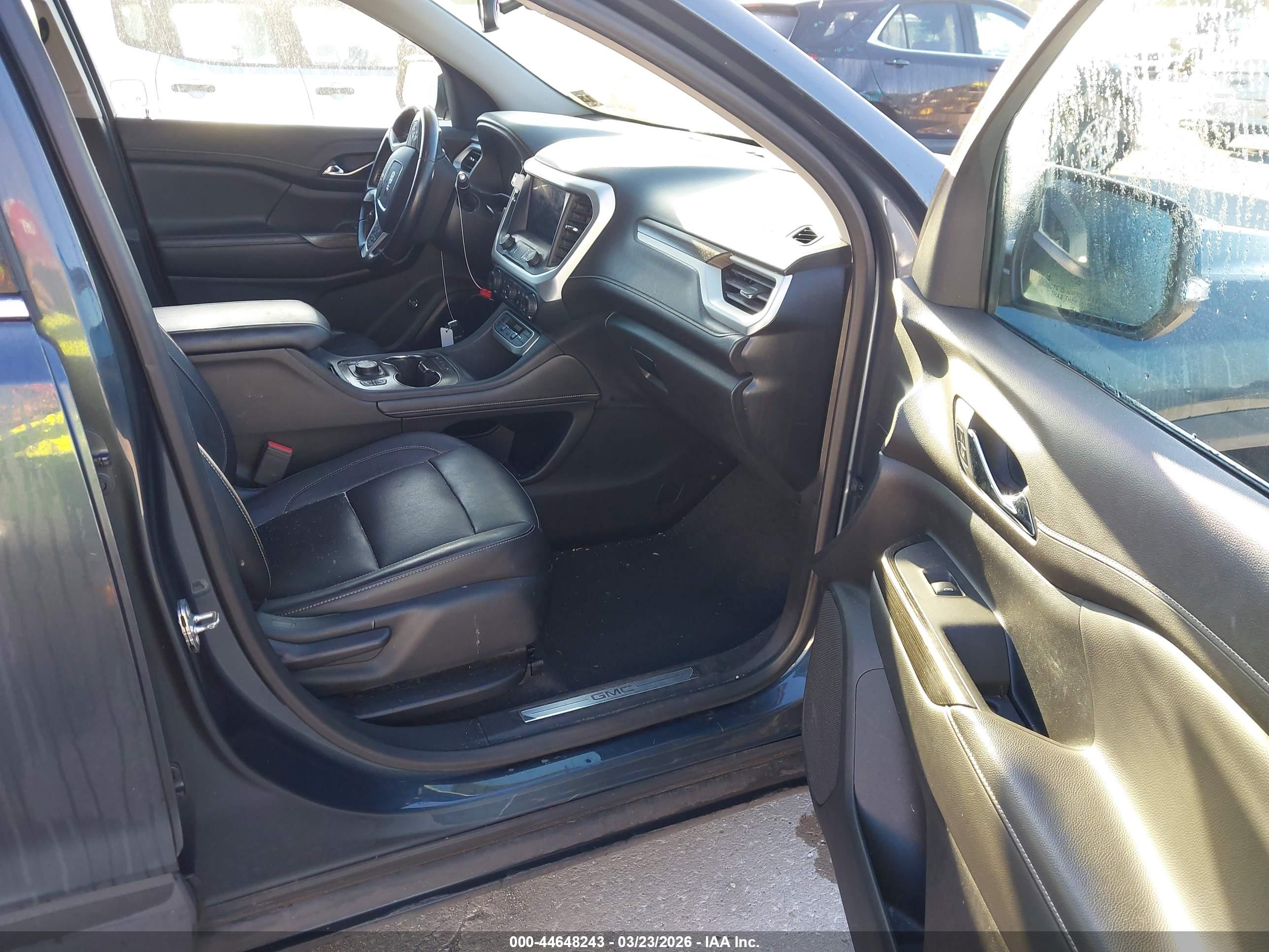 GMC ACADIA image 5