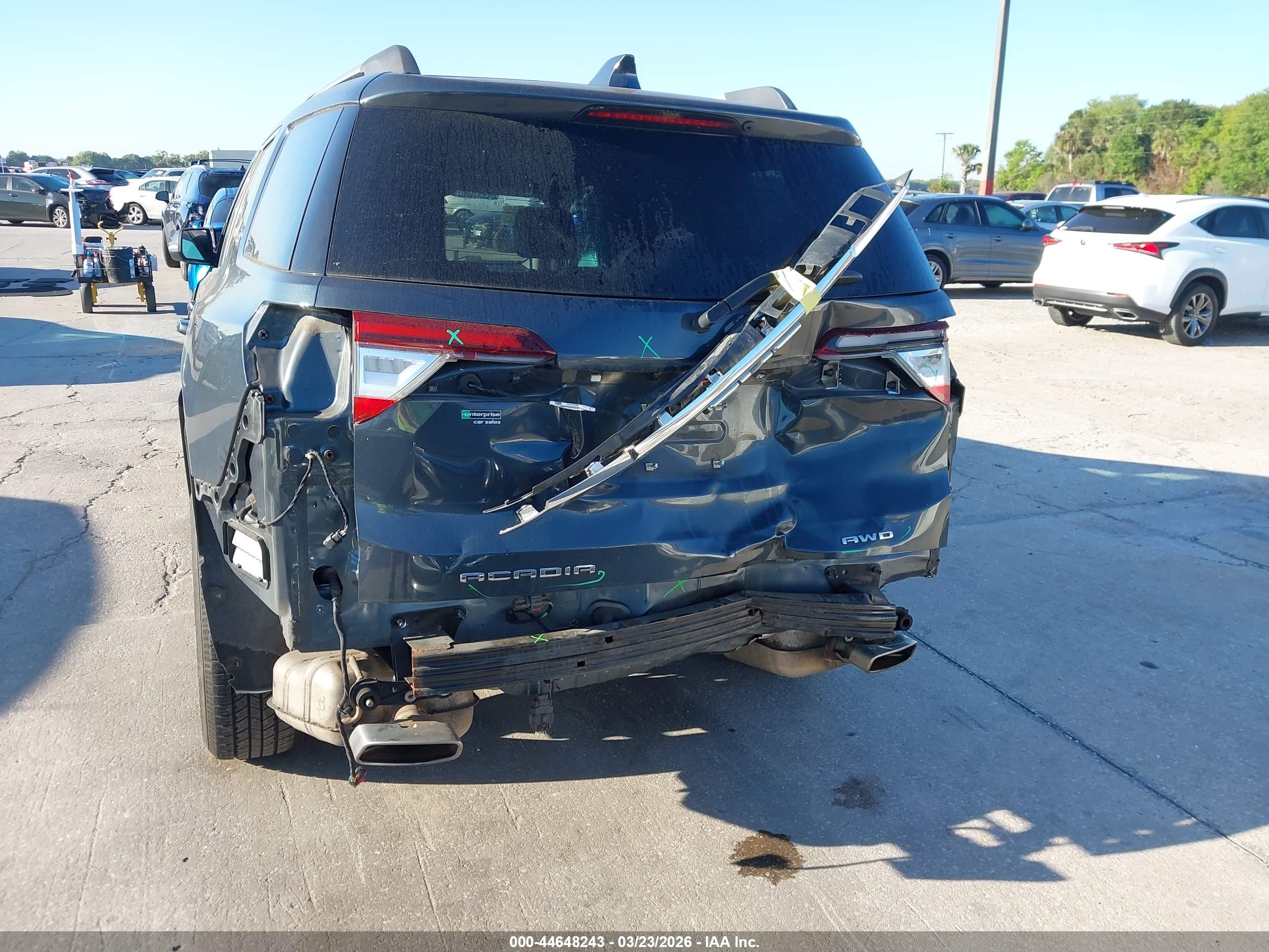 GMC ACADIA image 6