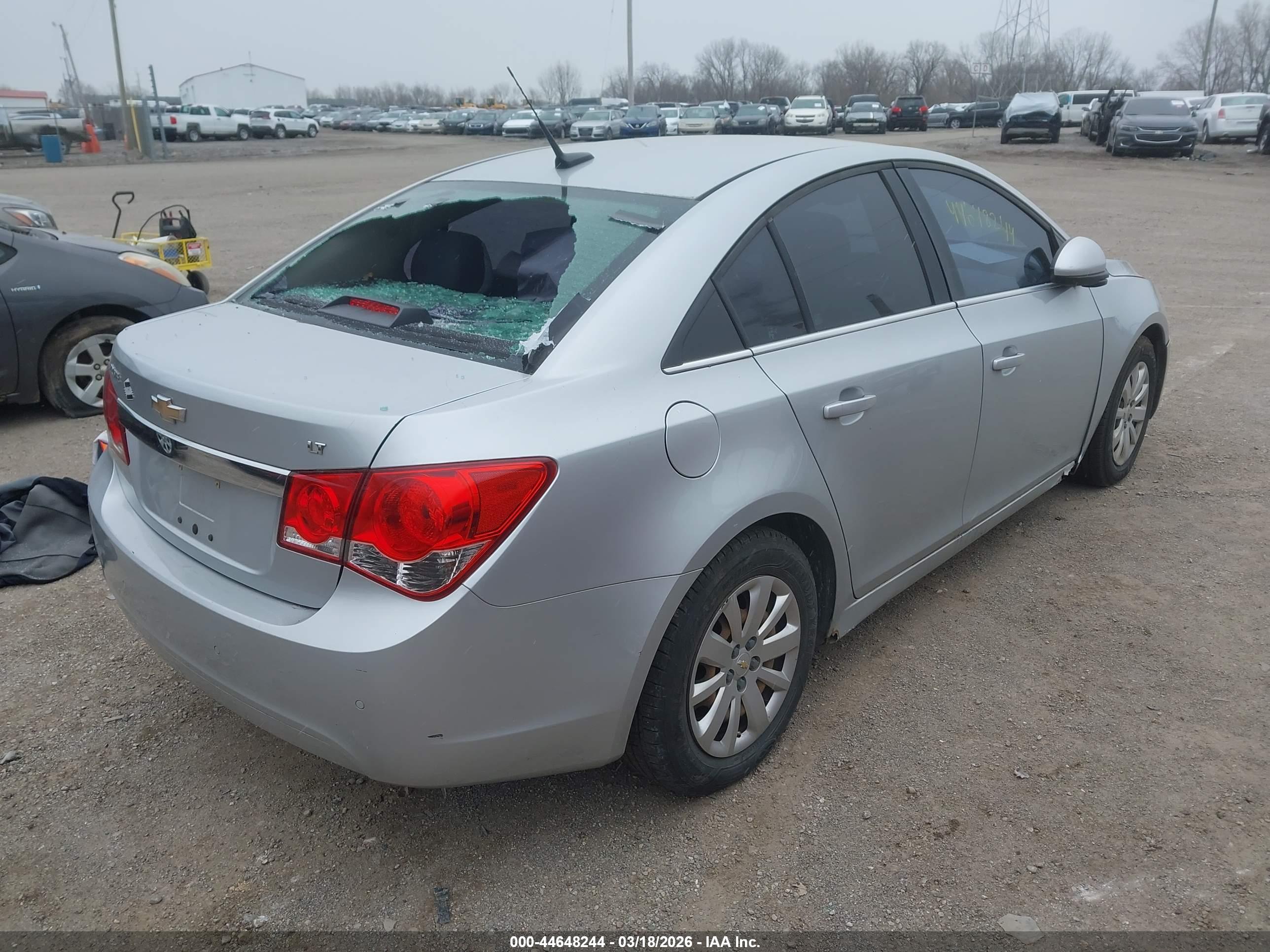 CHEVROLET CRUZE image 4