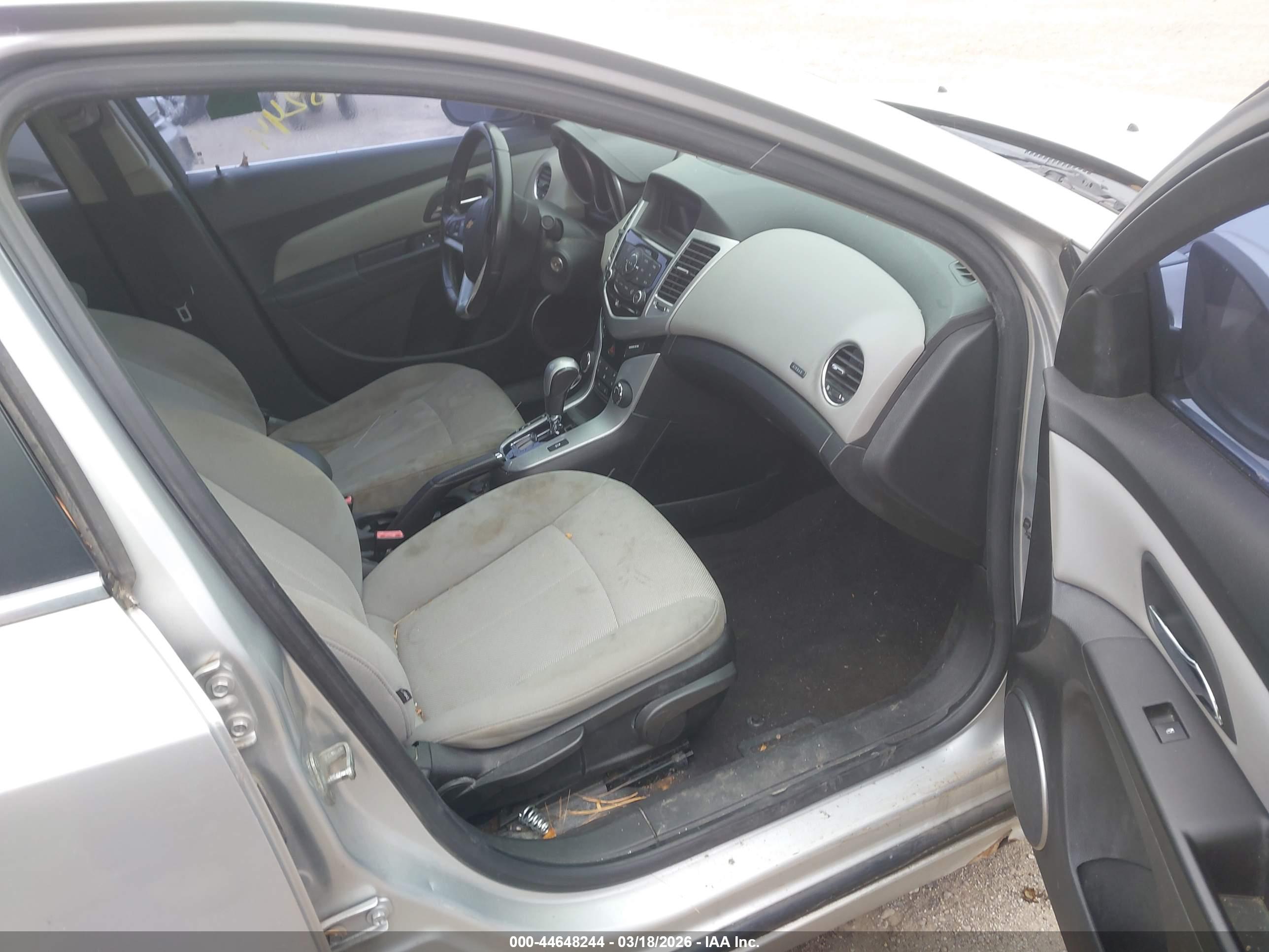 CHEVROLET CRUZE image 5