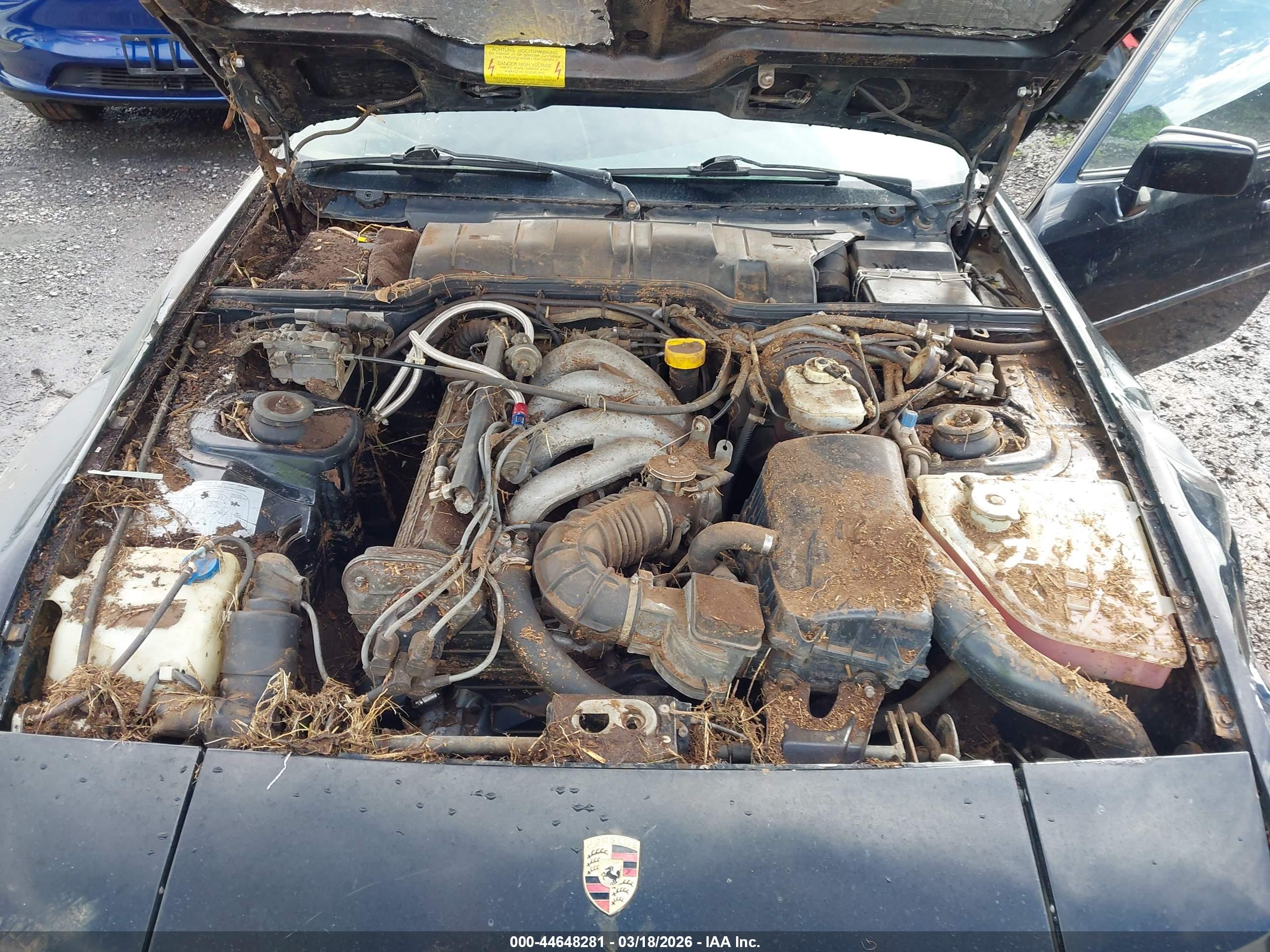 PORSCHE 944 image 10