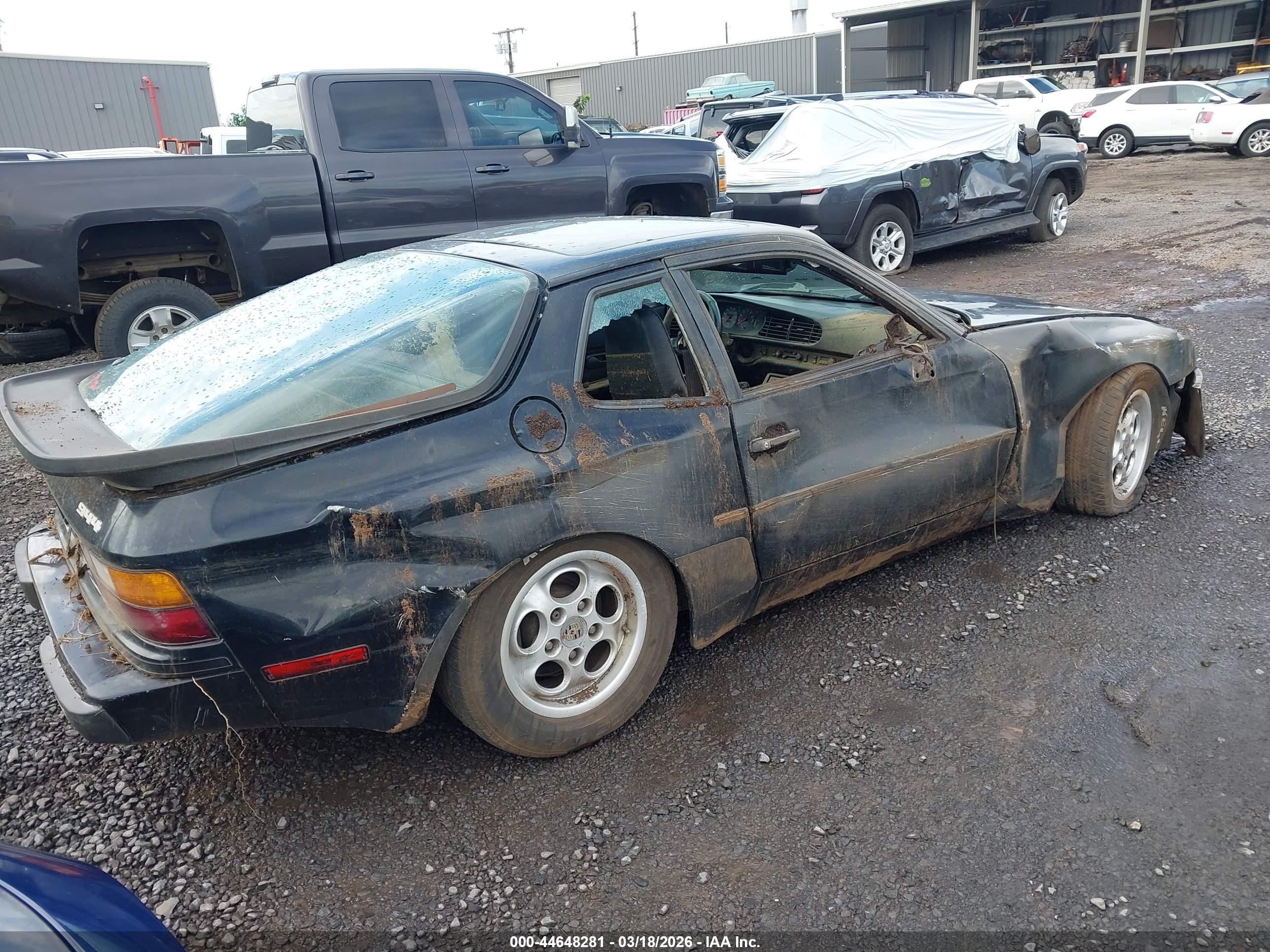 PORSCHE 944 image 4