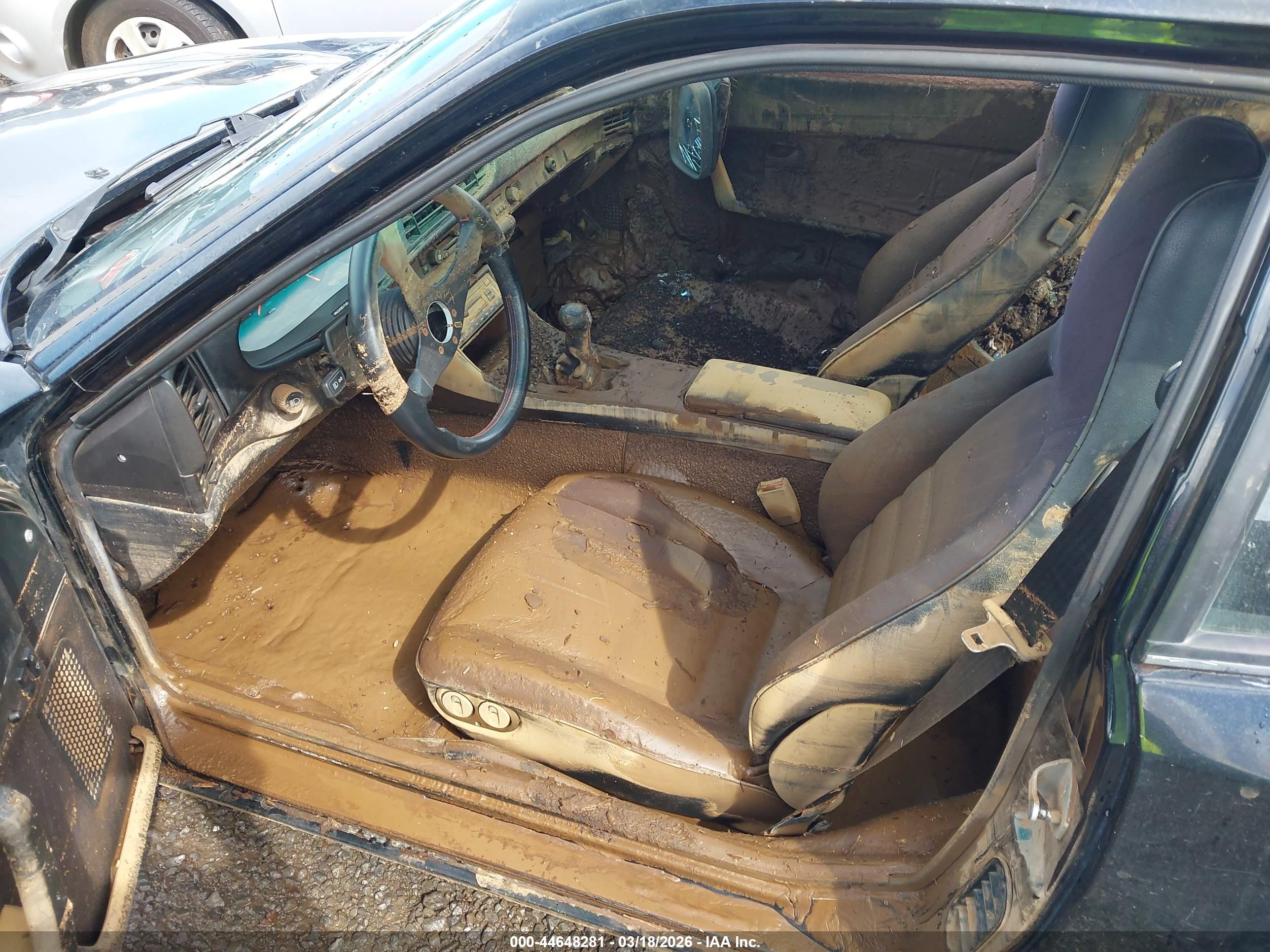 PORSCHE 944 image 6