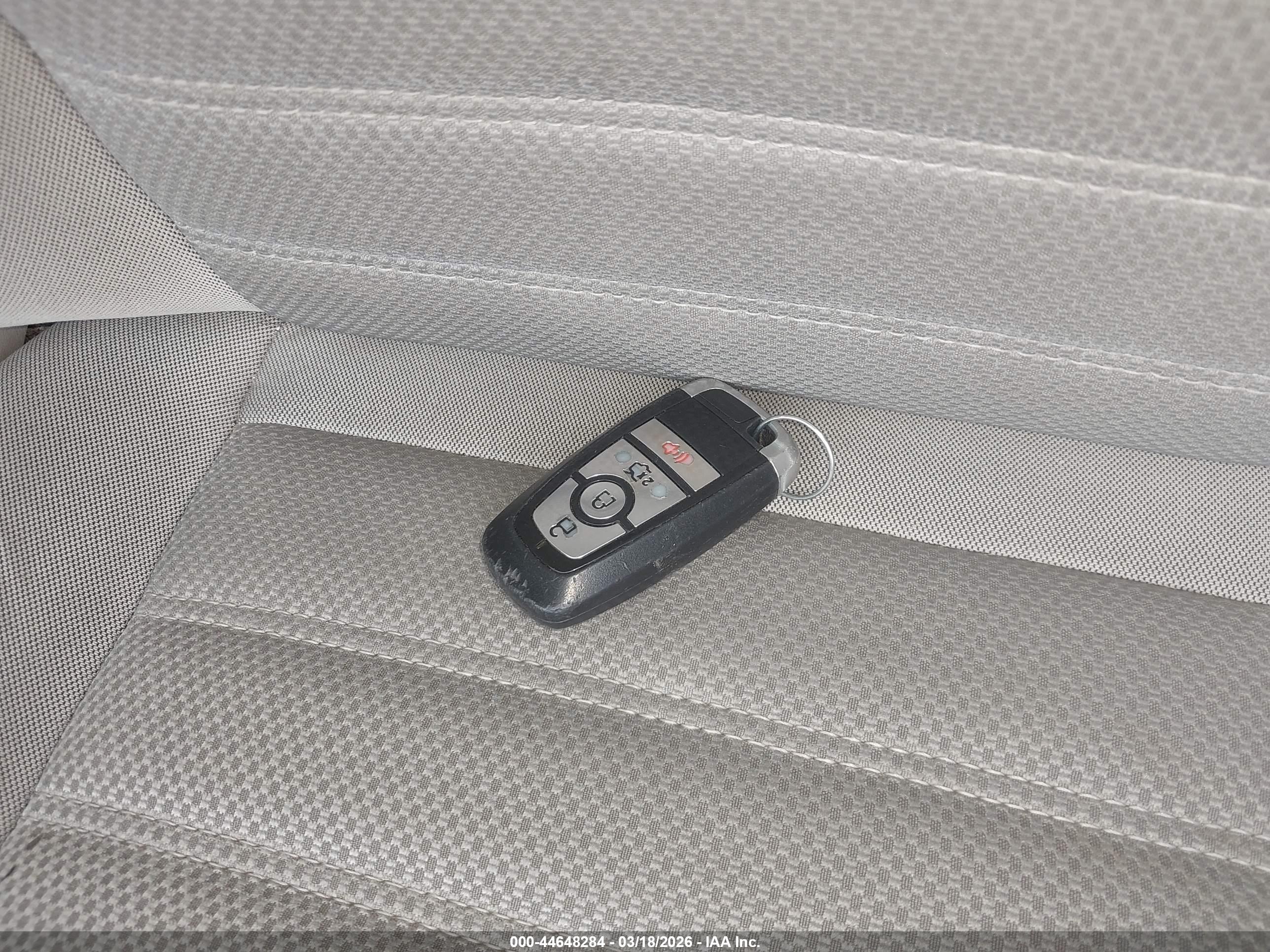 FORD FUSION image 11