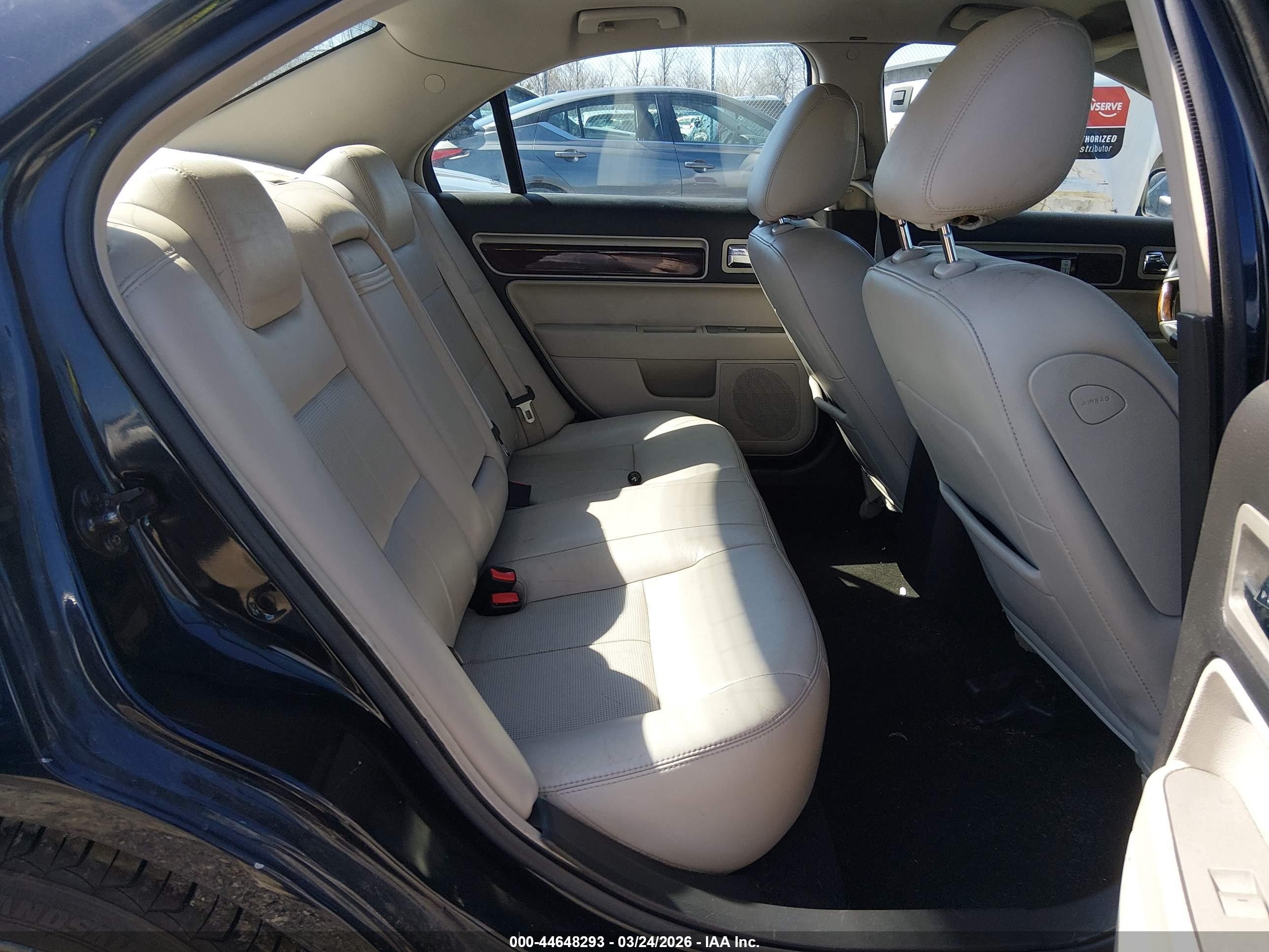 LINCOLN MKZ image 8