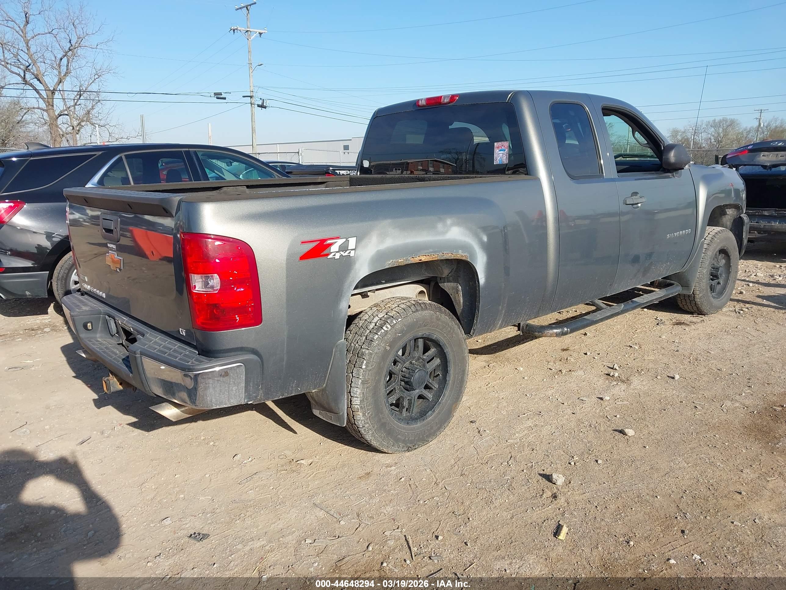 CHEVROLET SILVERADO image 4