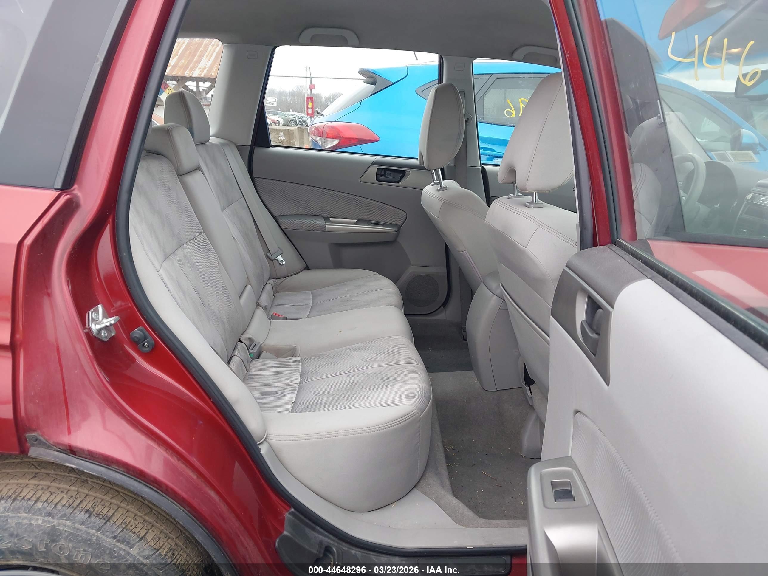 SUBARU FORESTER image 8