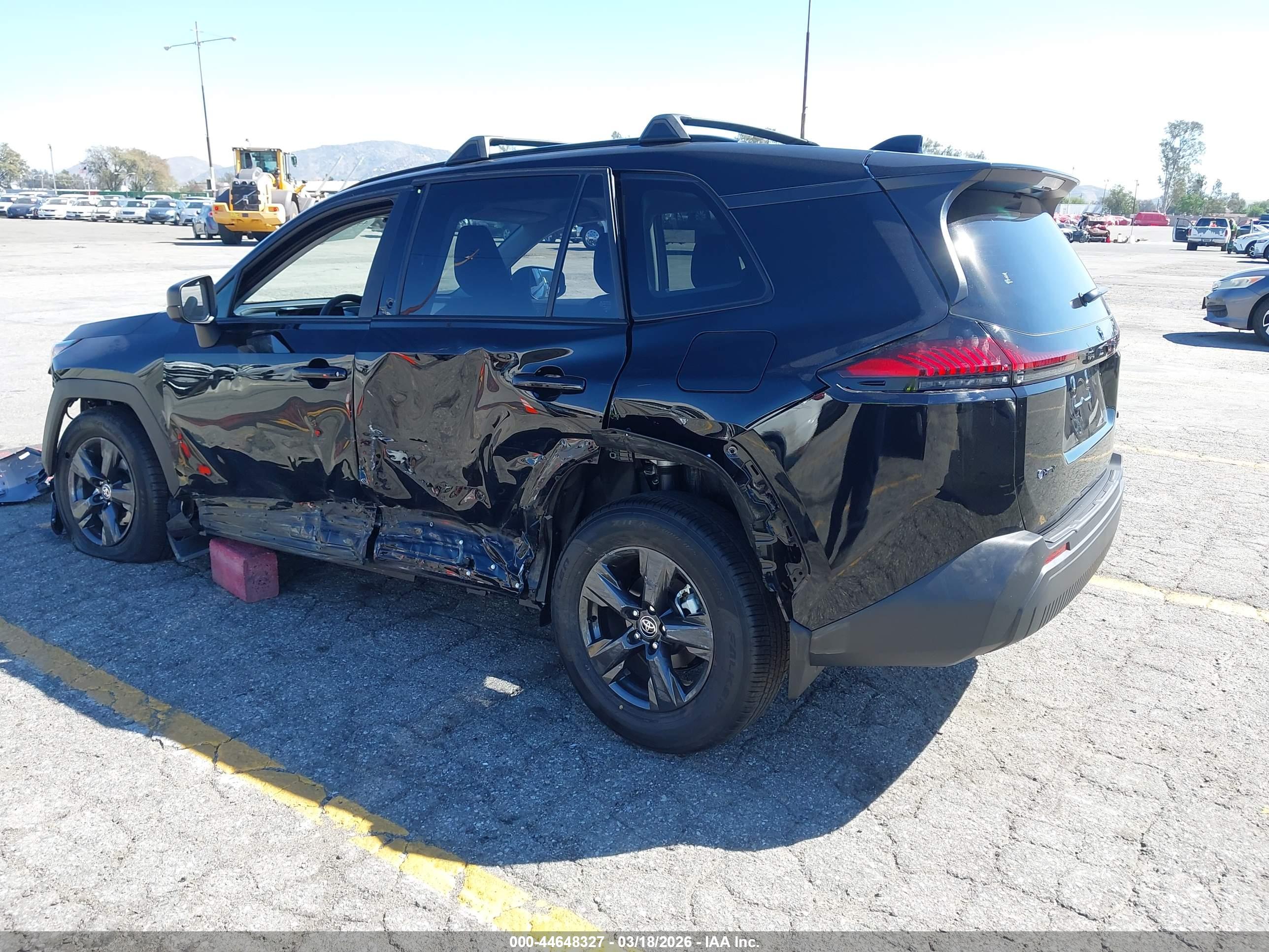 TOYOTA RAV4 image 3